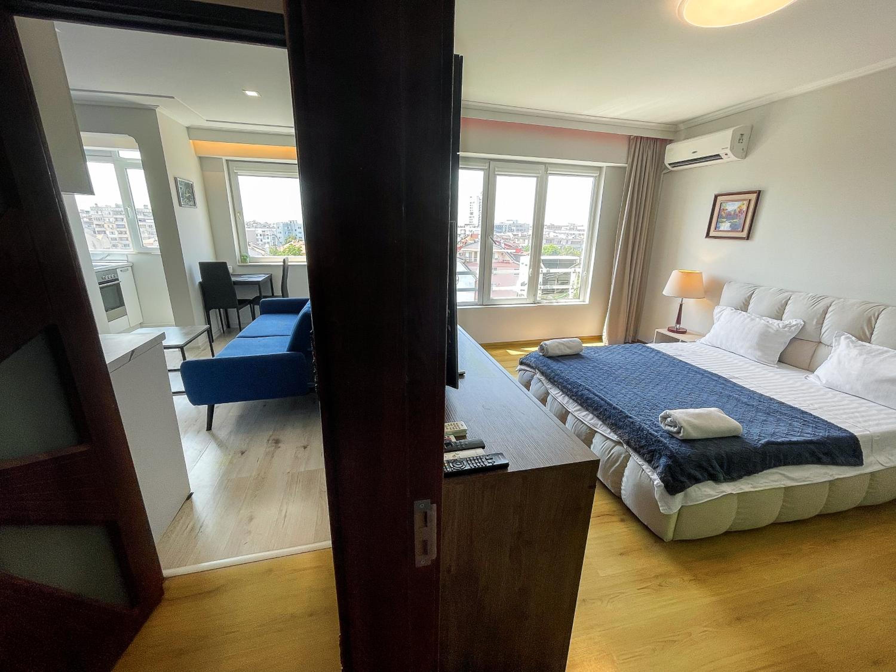 Amazing view central 1 bedroom apartment view 3