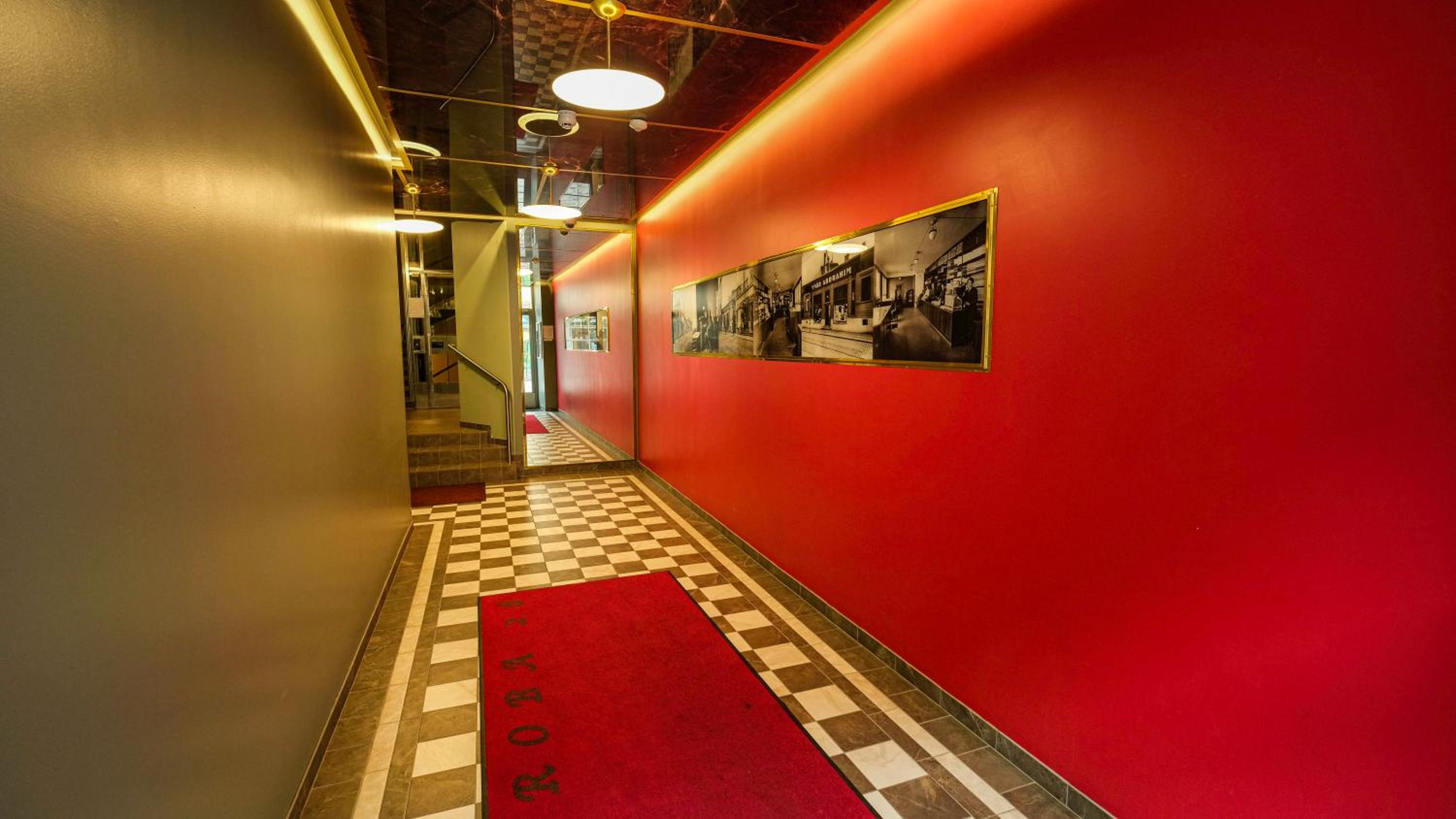 Nice studio apartment on a pedestrian street