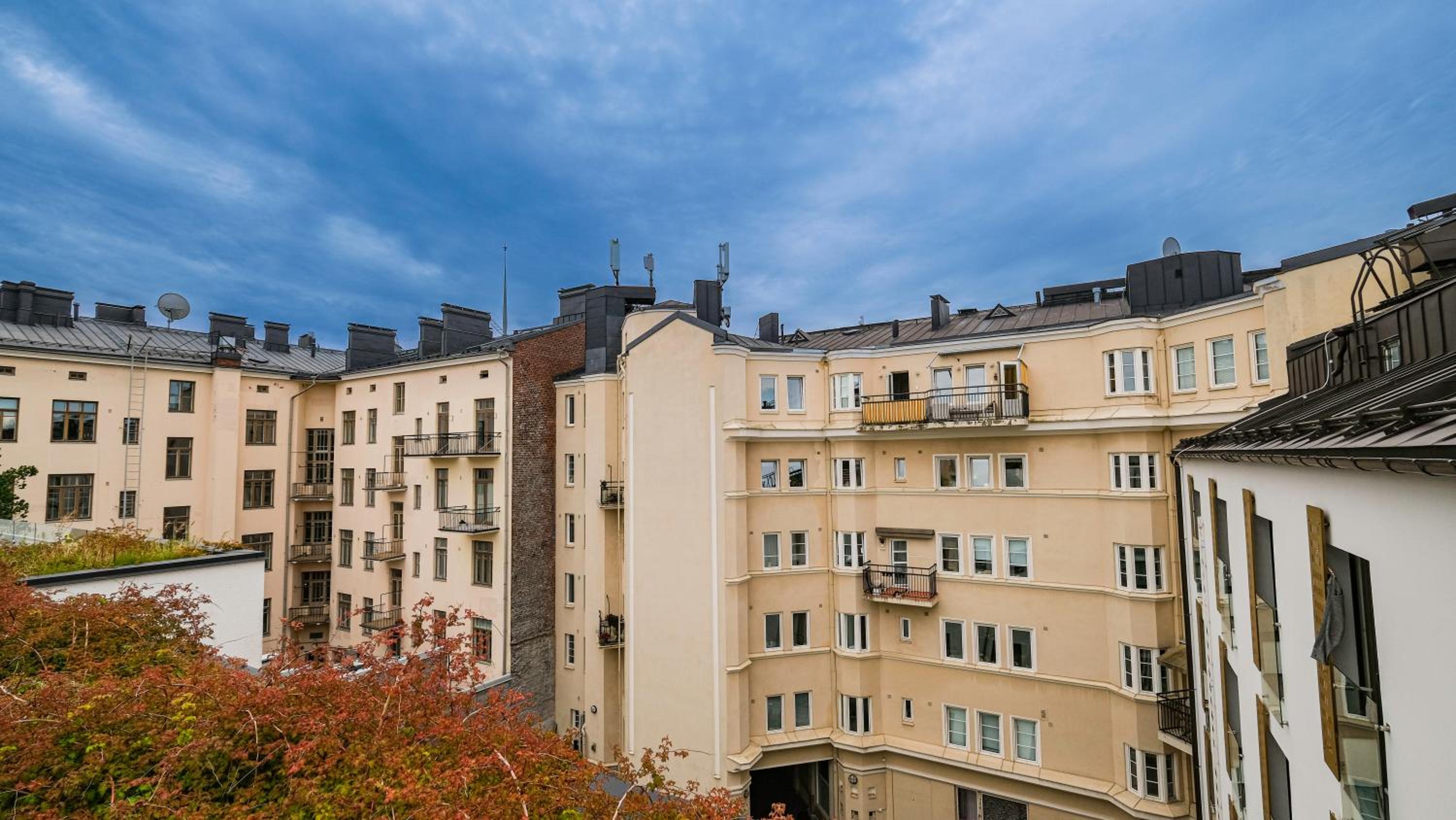 Nice studio apartment on a pedestrian street