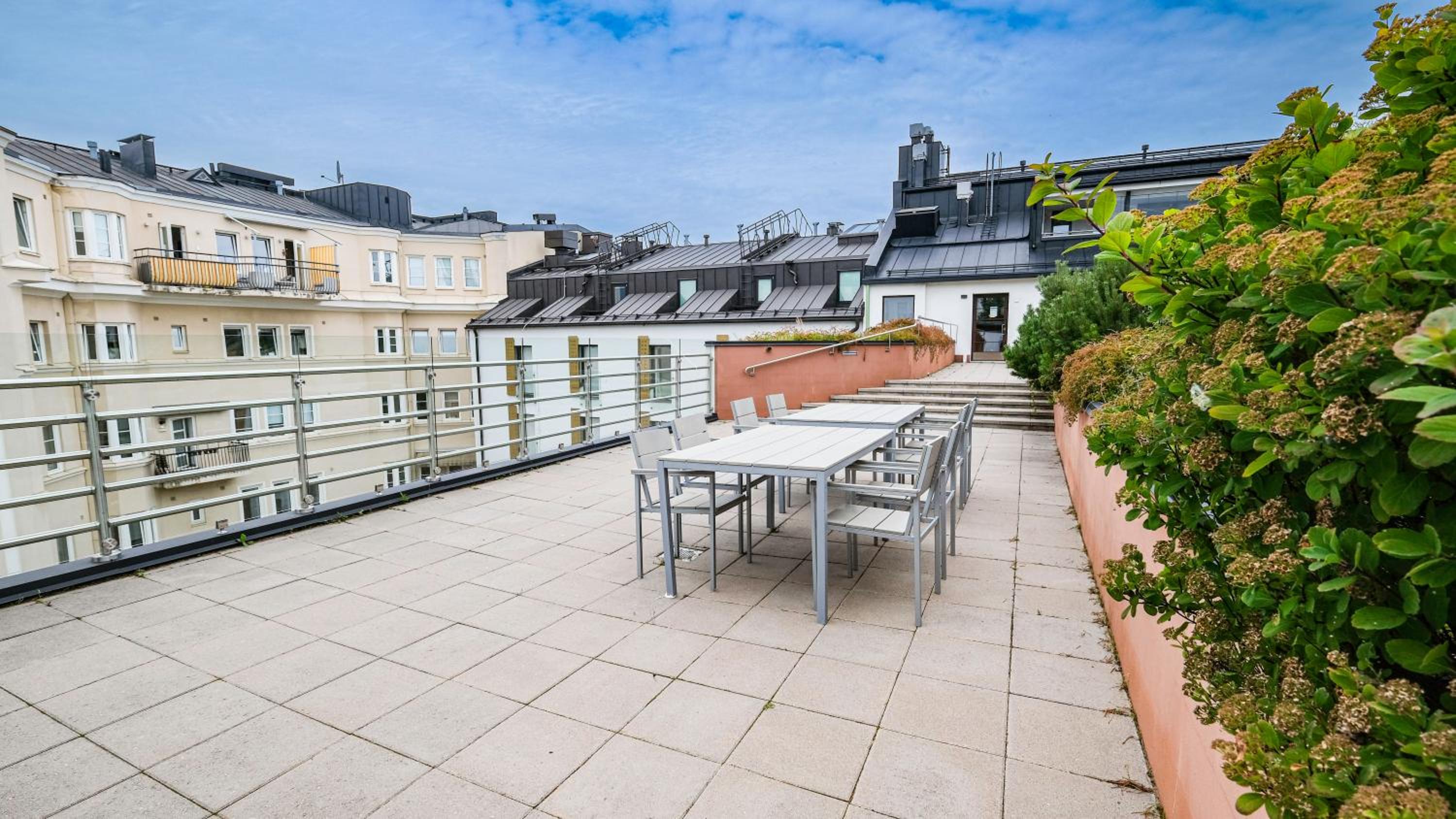 Nice studio apartment on a pedestrian street