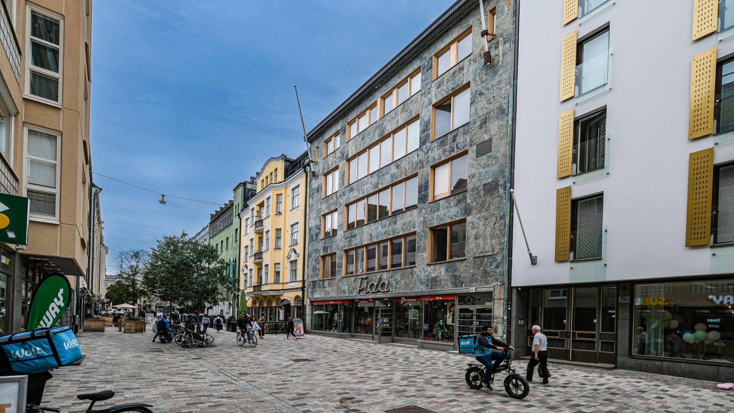 Nice studio apartment on a pedestrian street