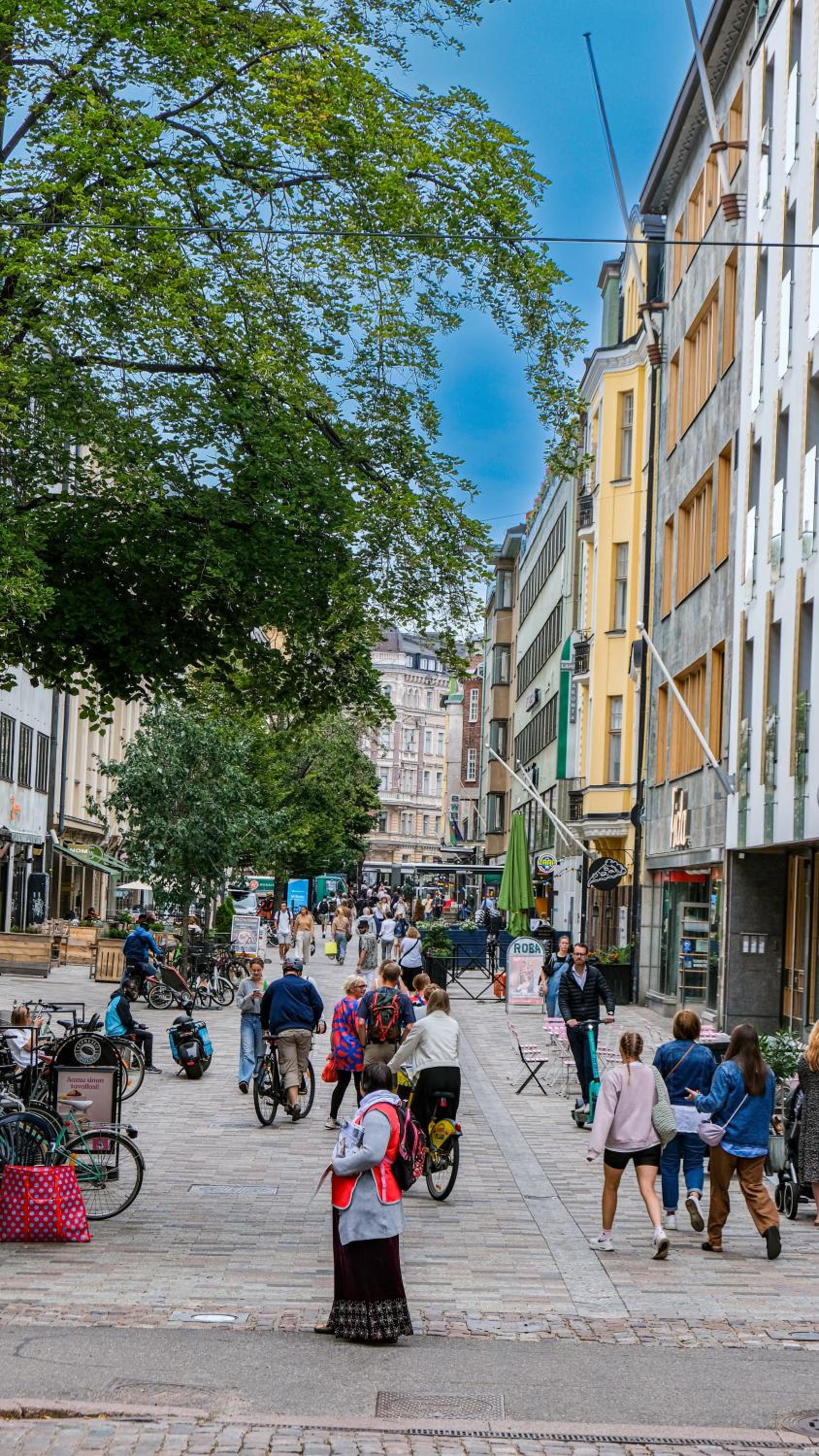 Nice studio apartment on a pedestrian street