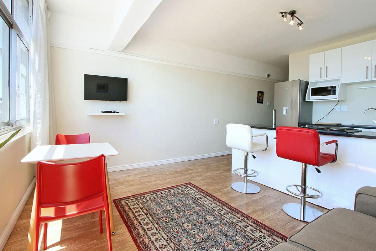 Sandringham 01 Sea-facing Ground-floor Apartment view 5