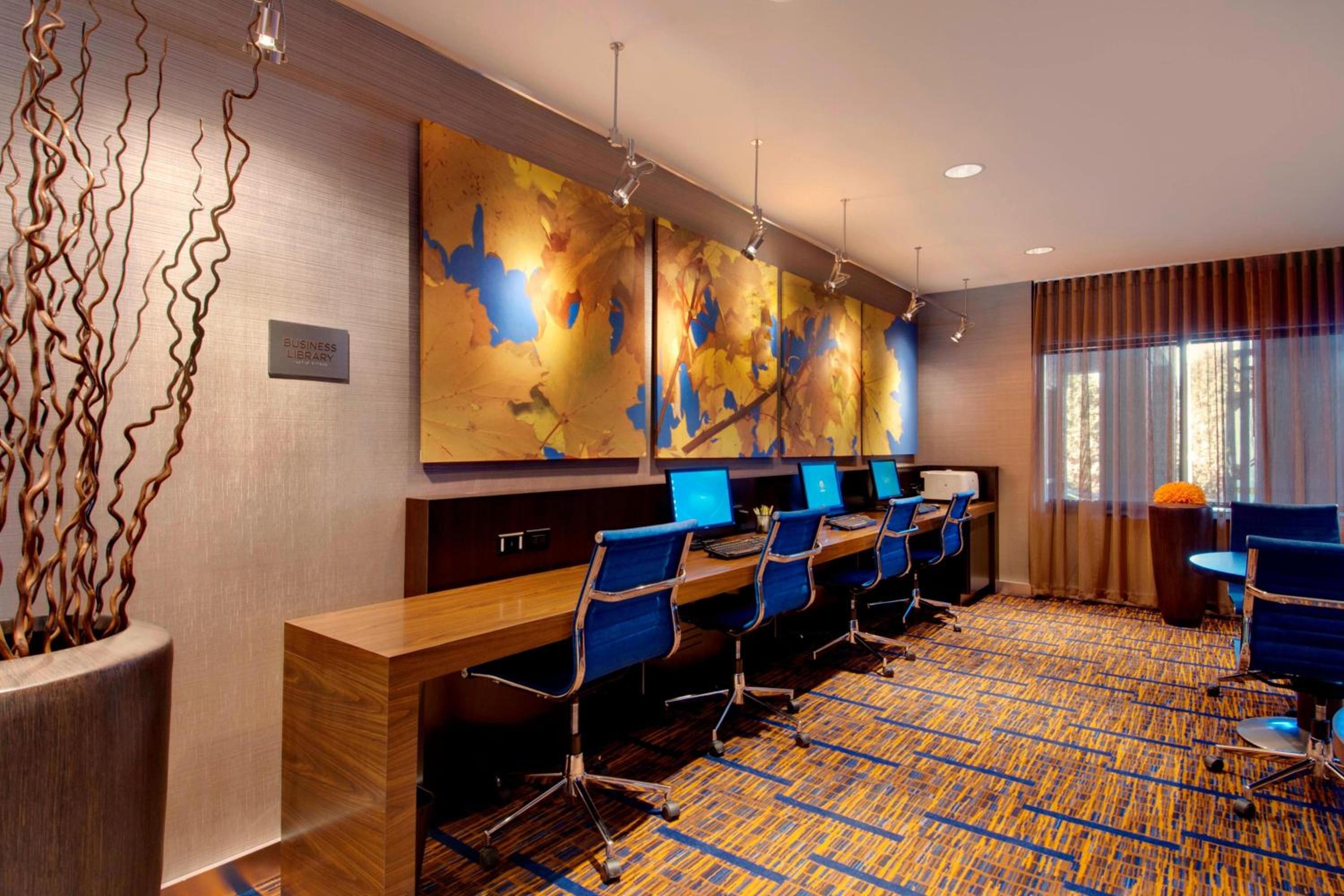 New York City Vacations - Courtyard by Marriott Madison East - Property Image 10