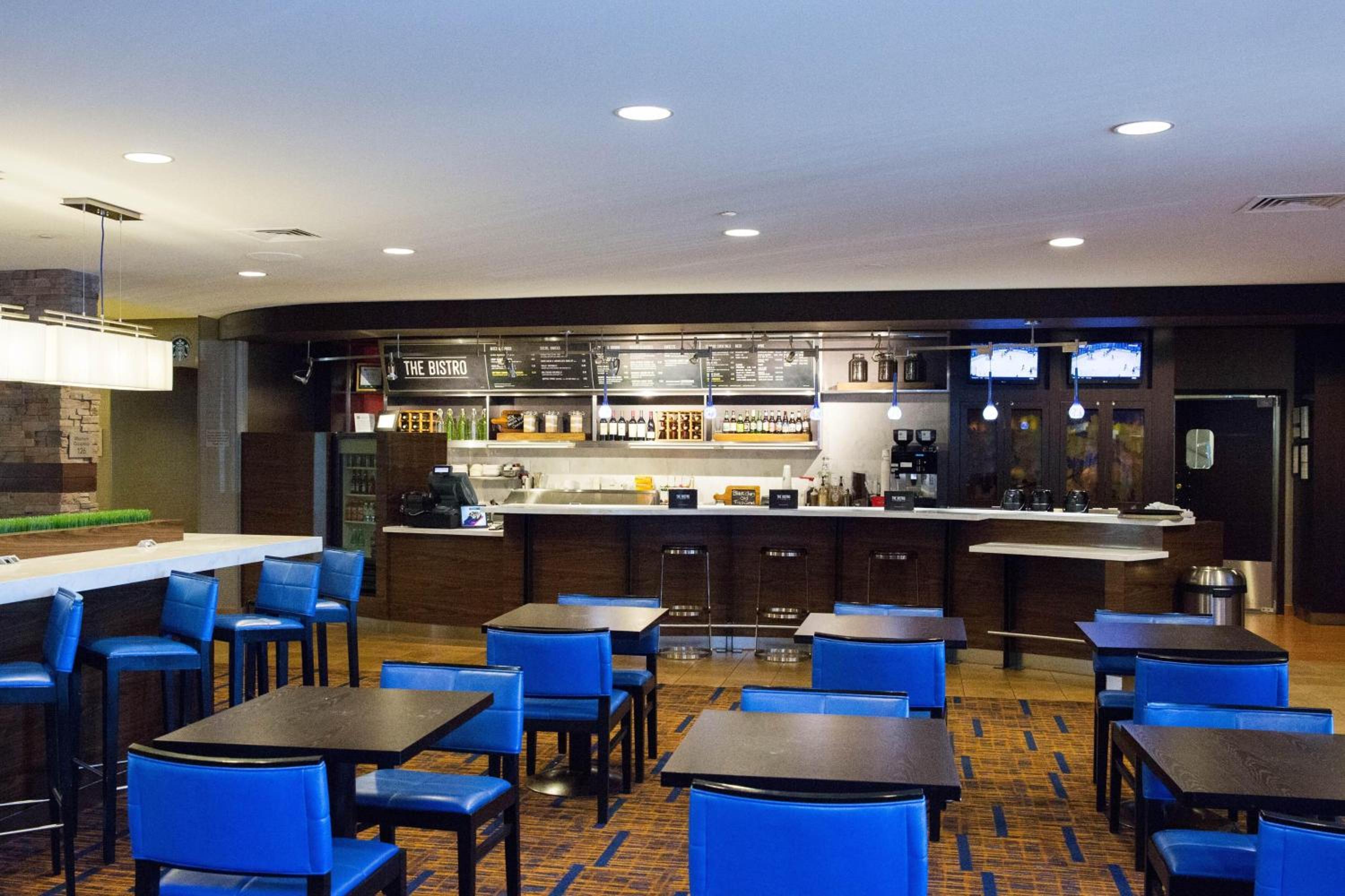 New York City Vacations - Courtyard by Marriott Madison East - Property Image 4