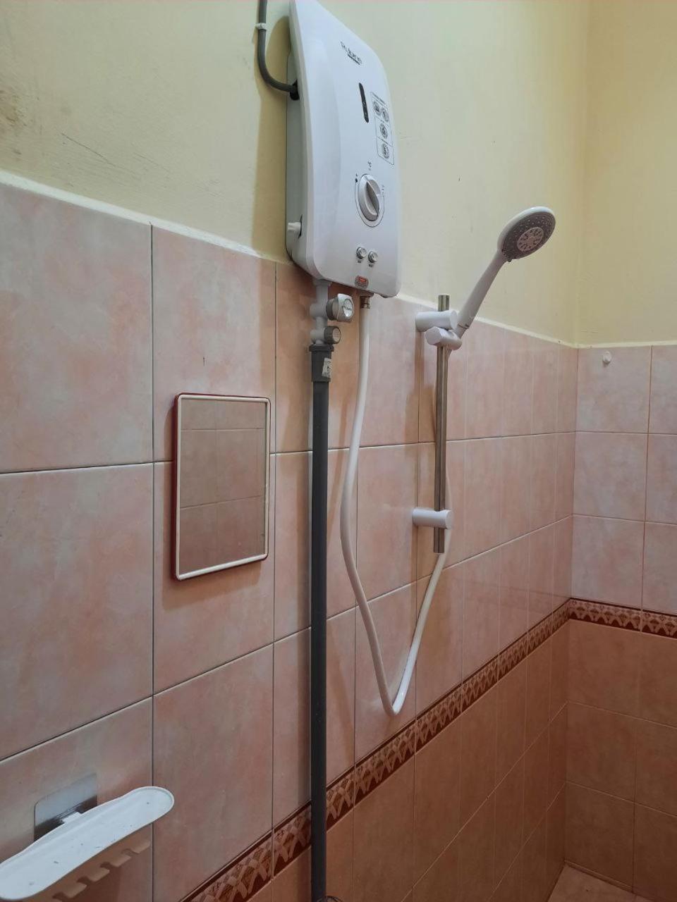 MUAZDIANA HOMESTAY di KUALA NERUS, GONG BADAK