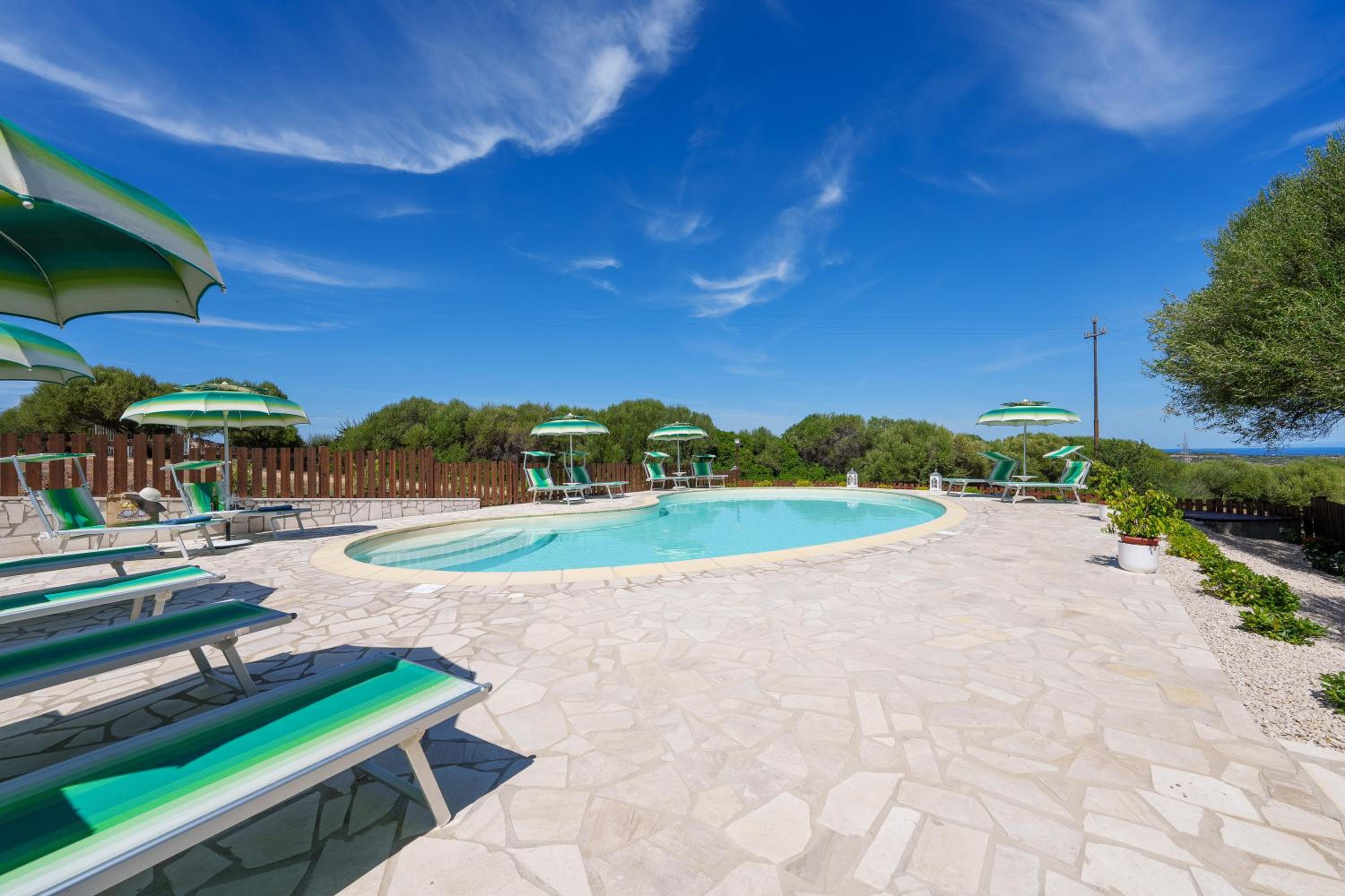 Casa Ginestre piscina e vista mare