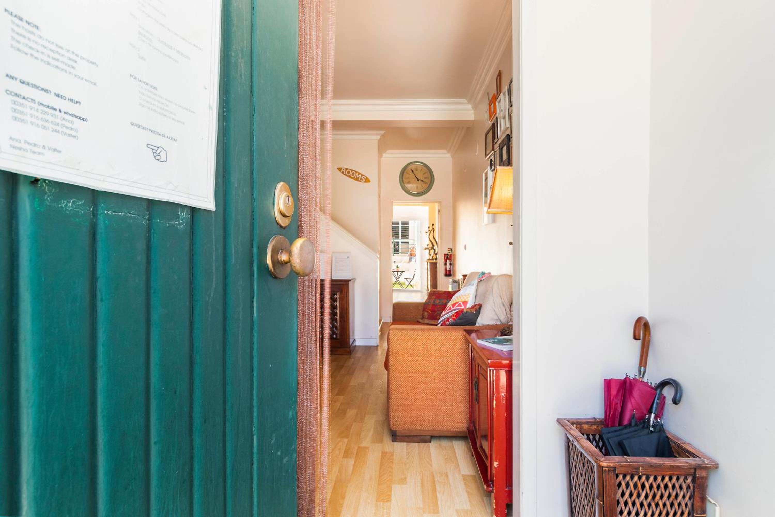 Nesha Guesthouse Lisbon view 4