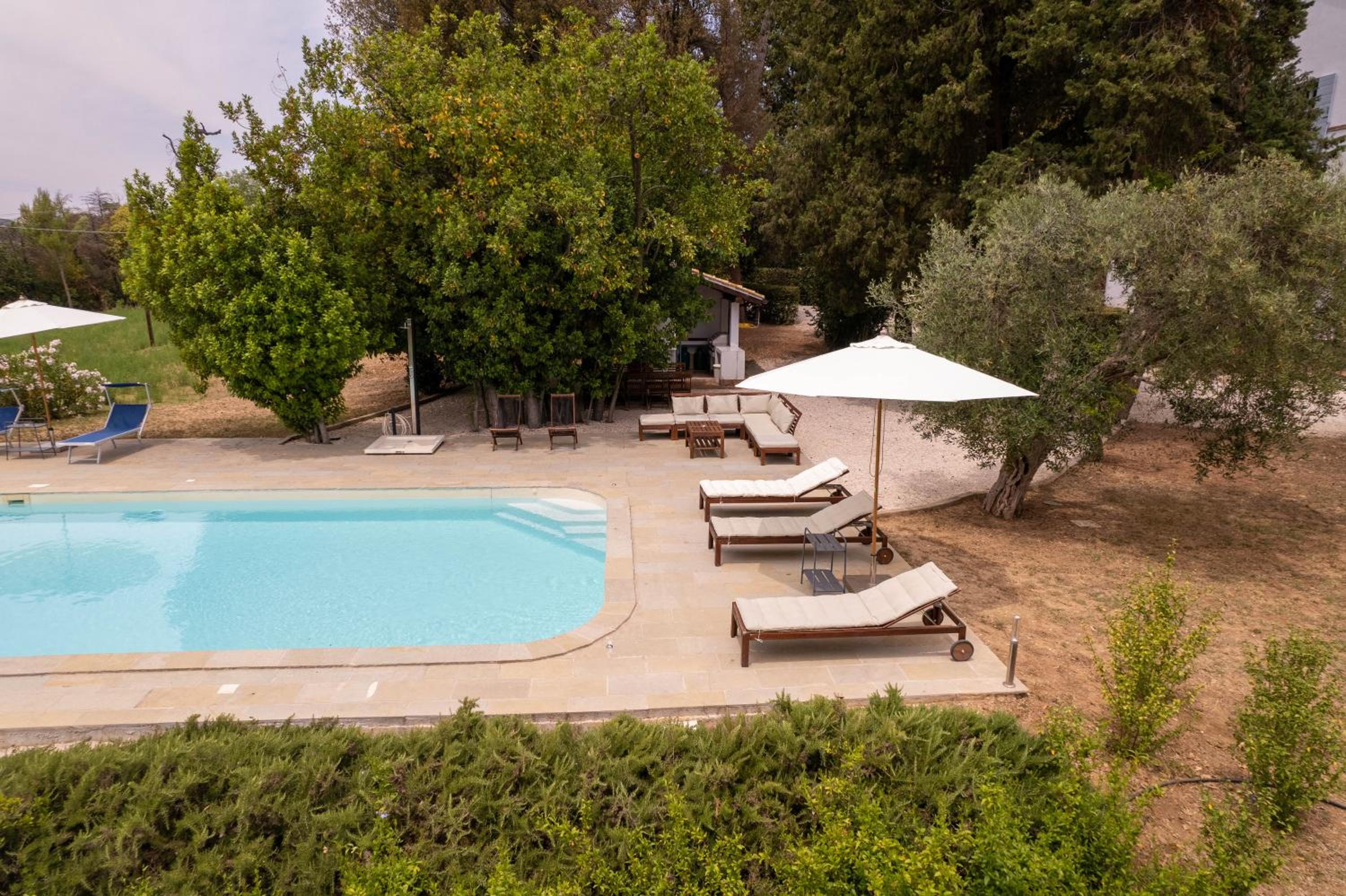 Villa Benedetta - Teloni view 3