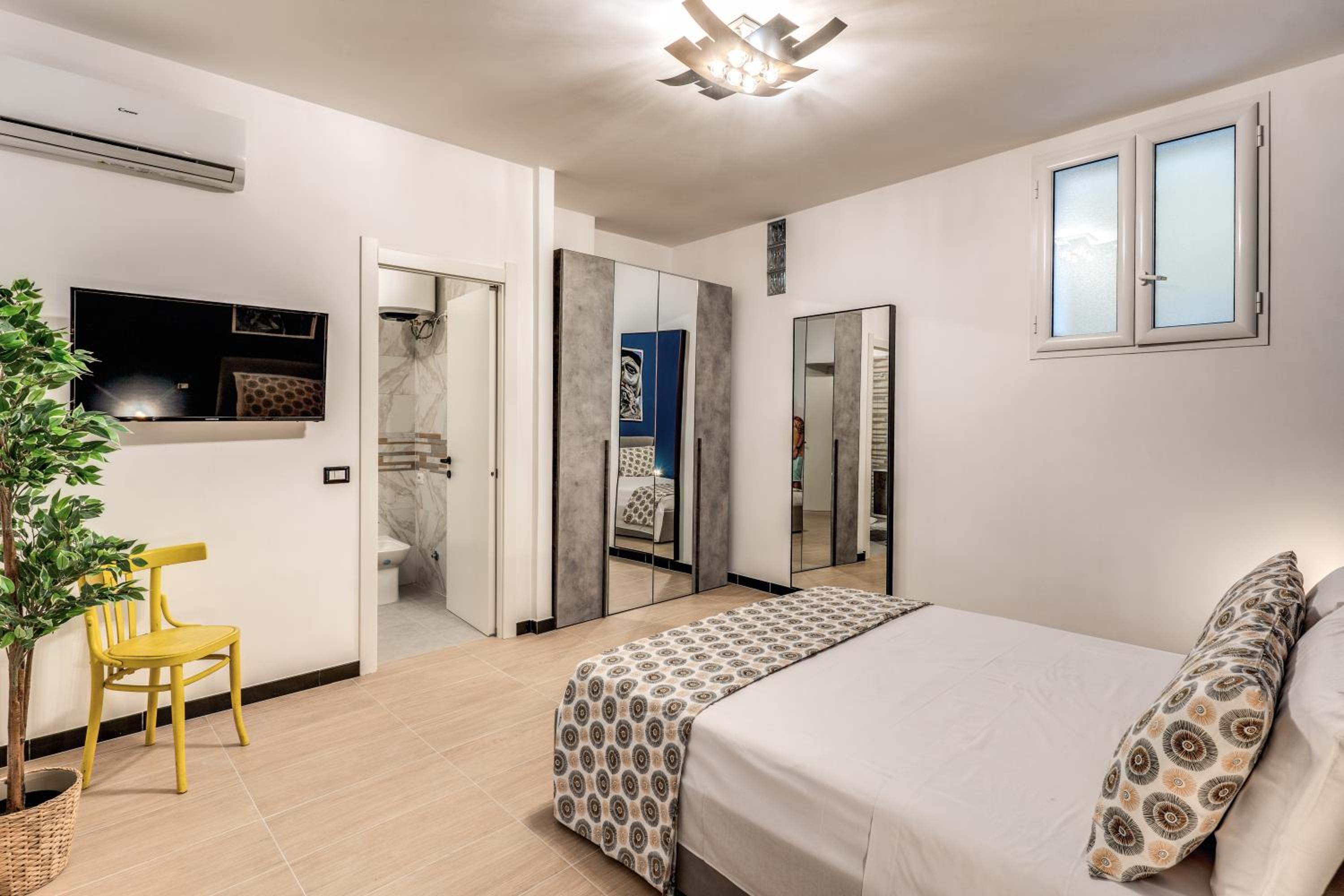 The Quarters Naples Apartments