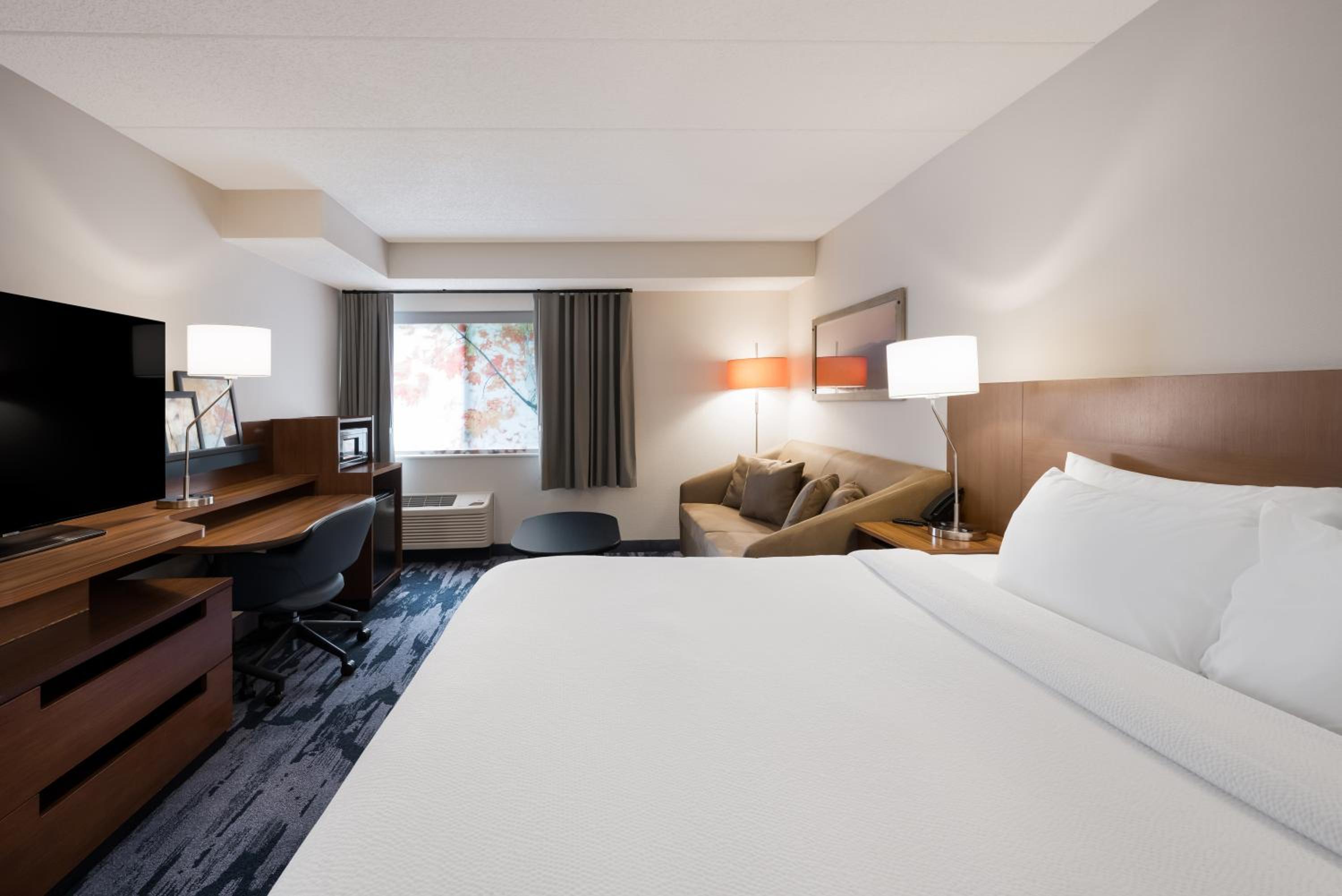 Fairfield Inn by Marriott Amesbury - Property Image 22