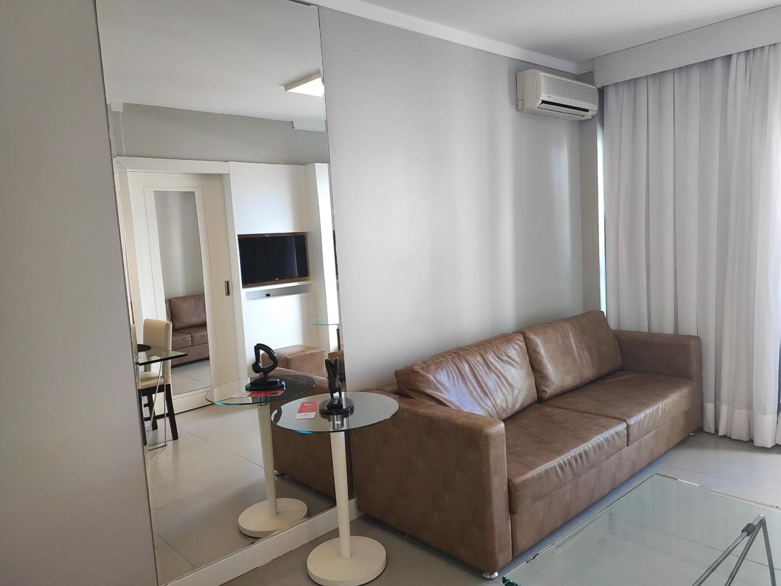 Flat 704 Triângulo Apart