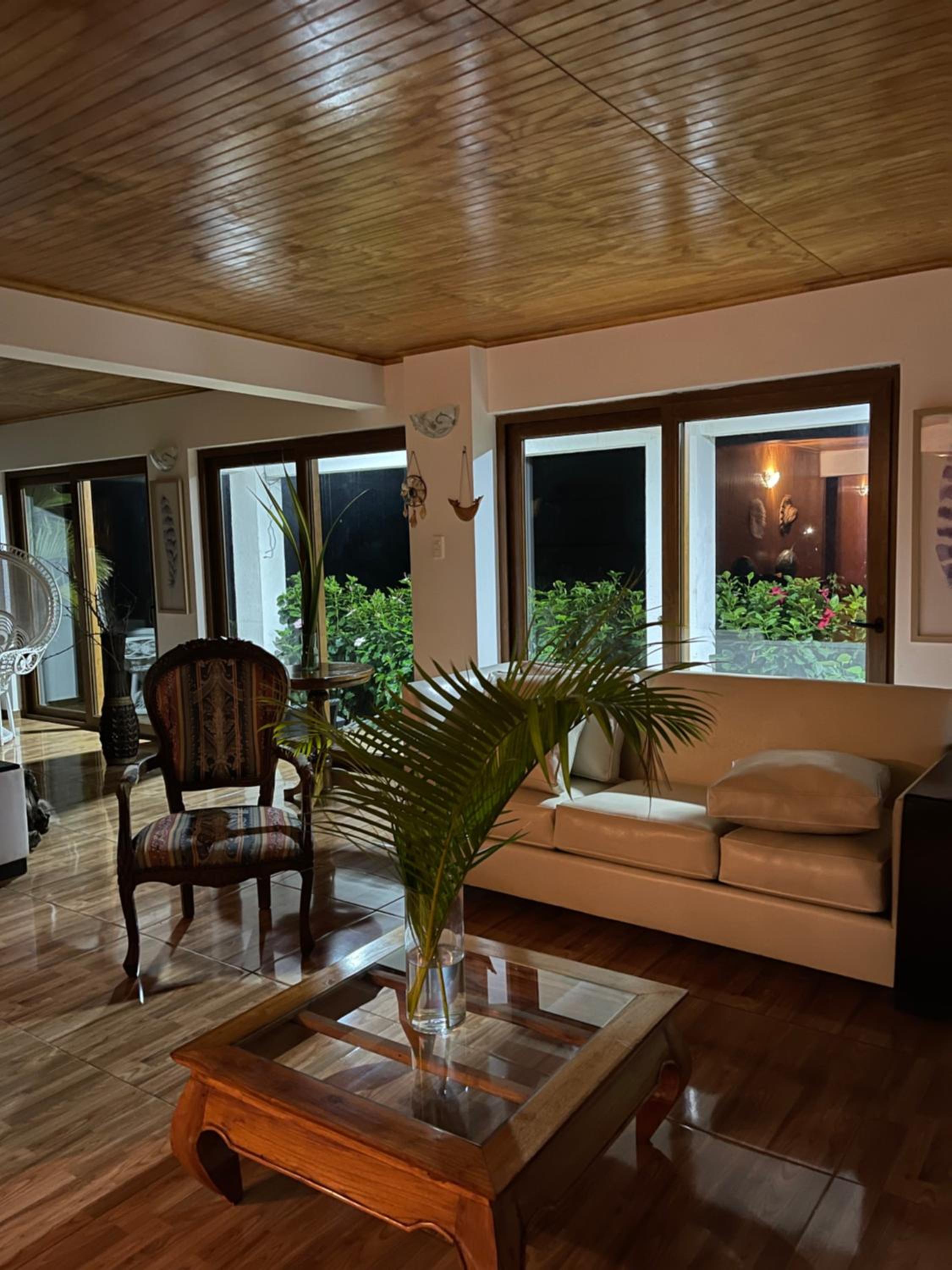 Teanehi Bed & Breakfast