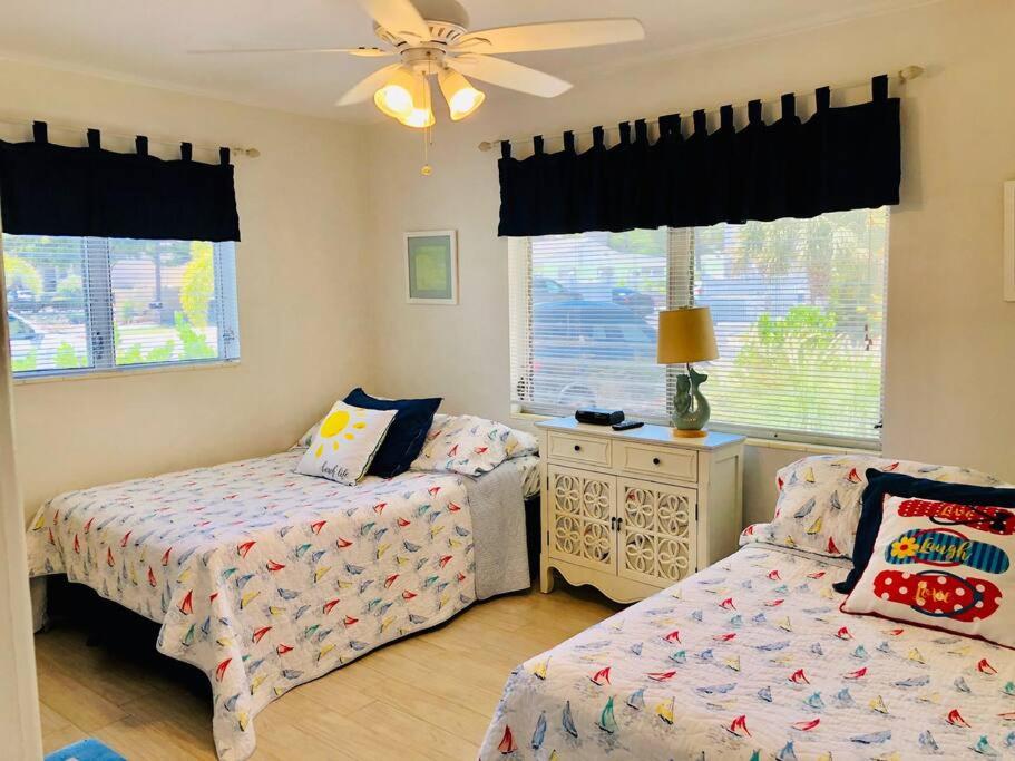 Charming Lido Cottage view 4