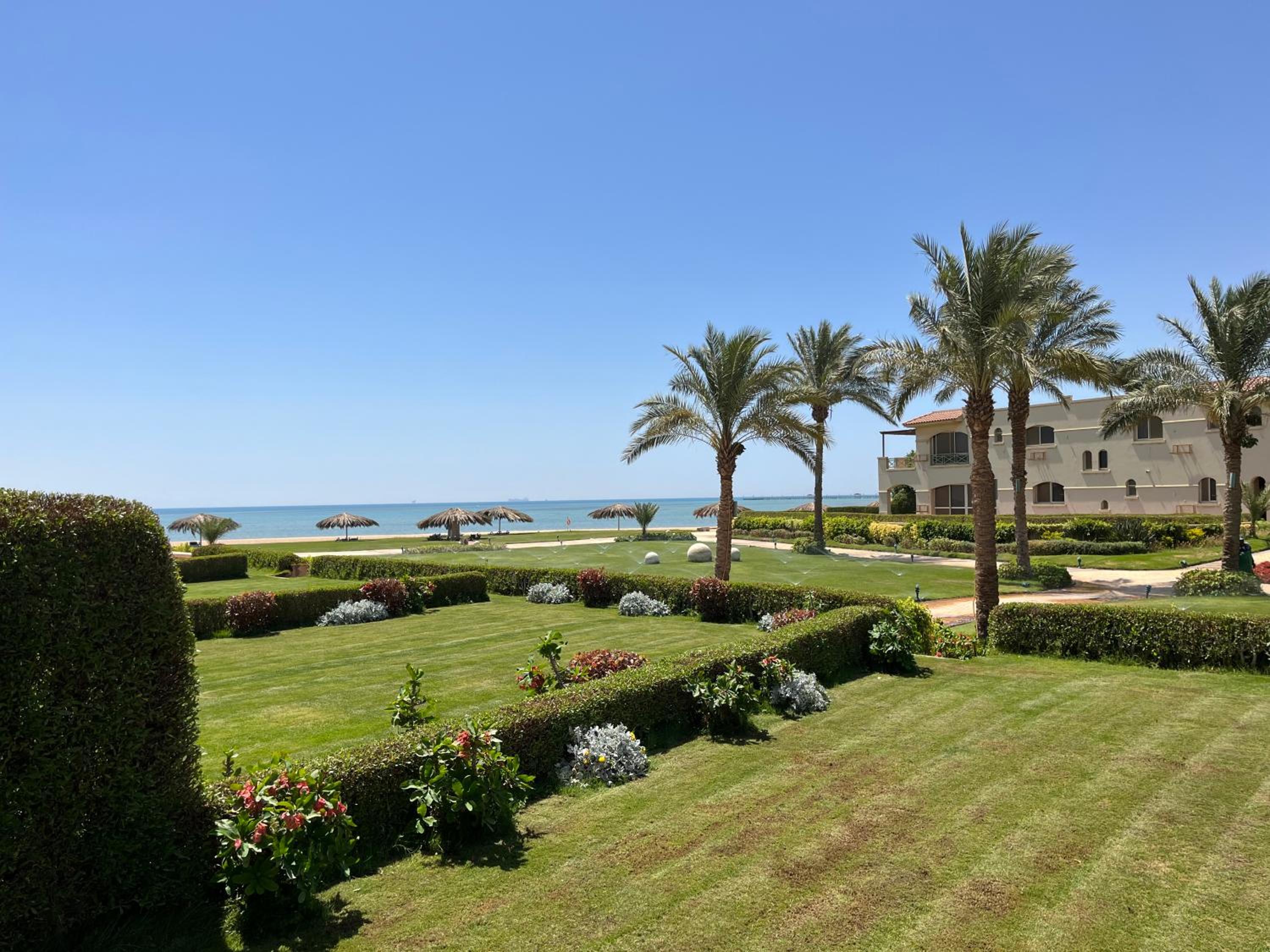 For Elite Families I La Vista 5 Seafront 265m Luxury Villa view 2