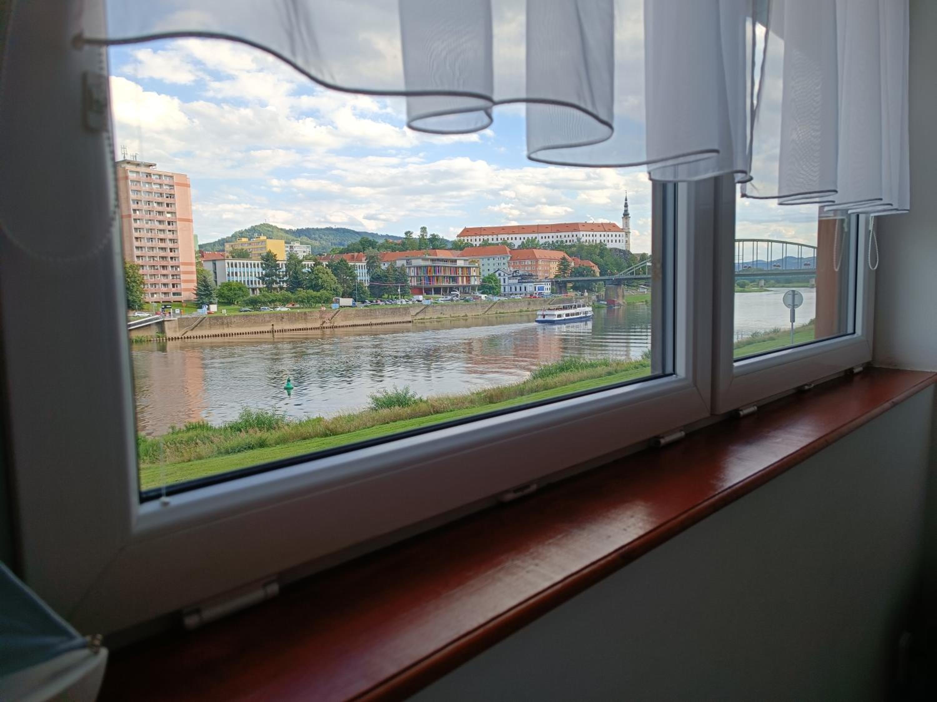 U Bocmana s výhledem na zámek a Labe