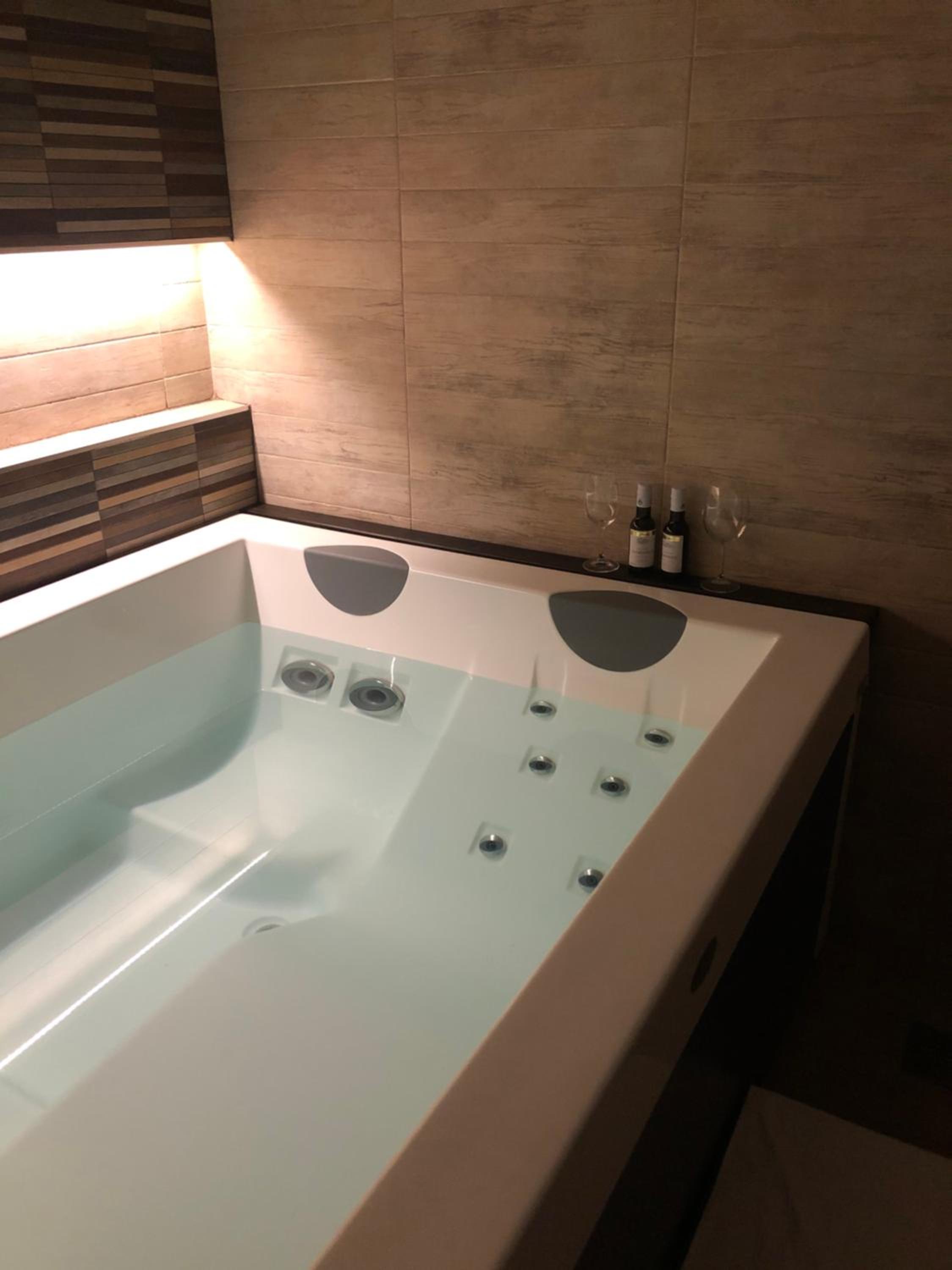 NV Luxury Suites & Spa view 3