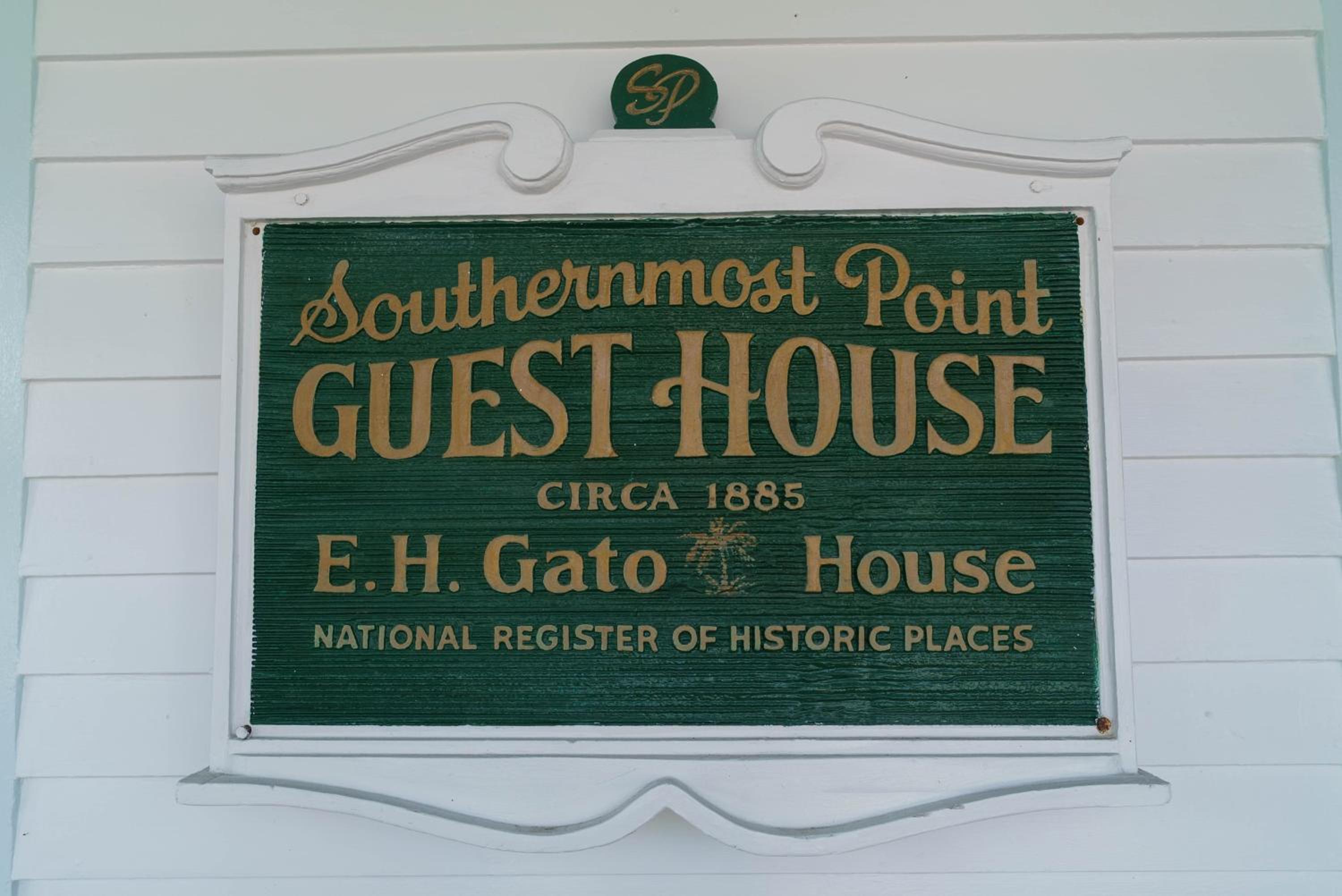Southernmost Point Guest House & Garden Bar