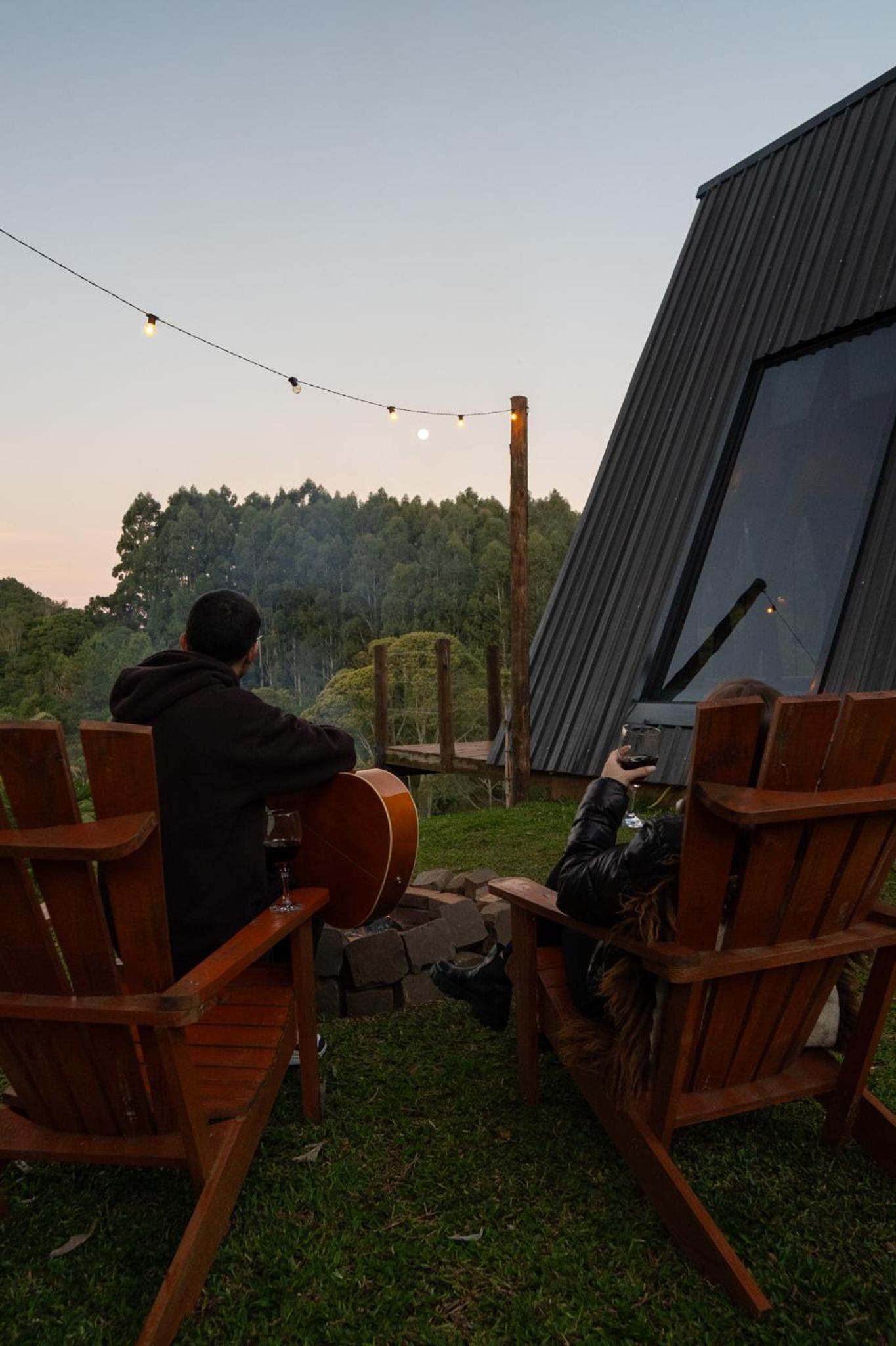 Cabana com Hidromassagem e Vista, a 12km de Treze Tílias
