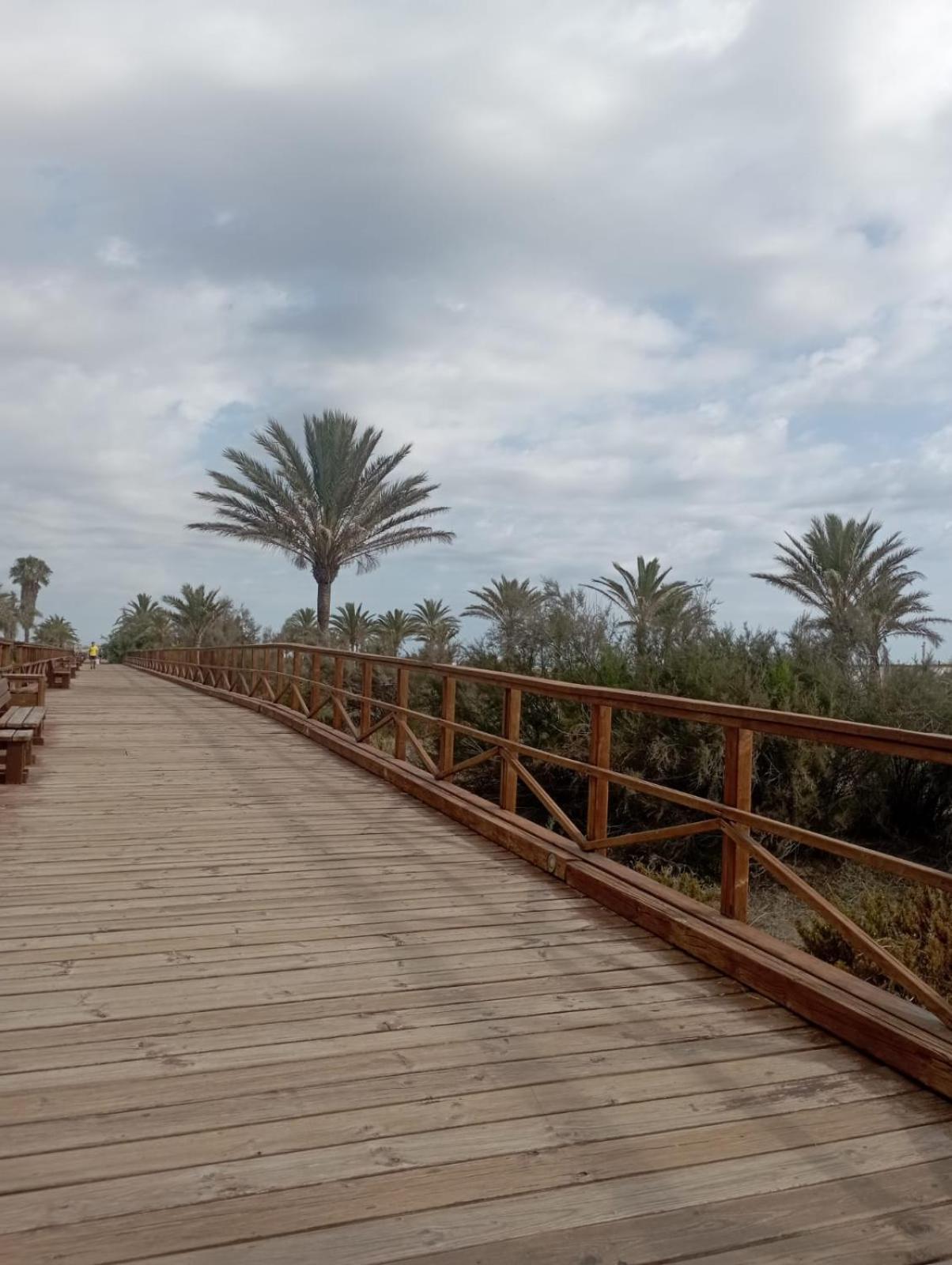 Apartamento en Playa de Gandia con piscina
