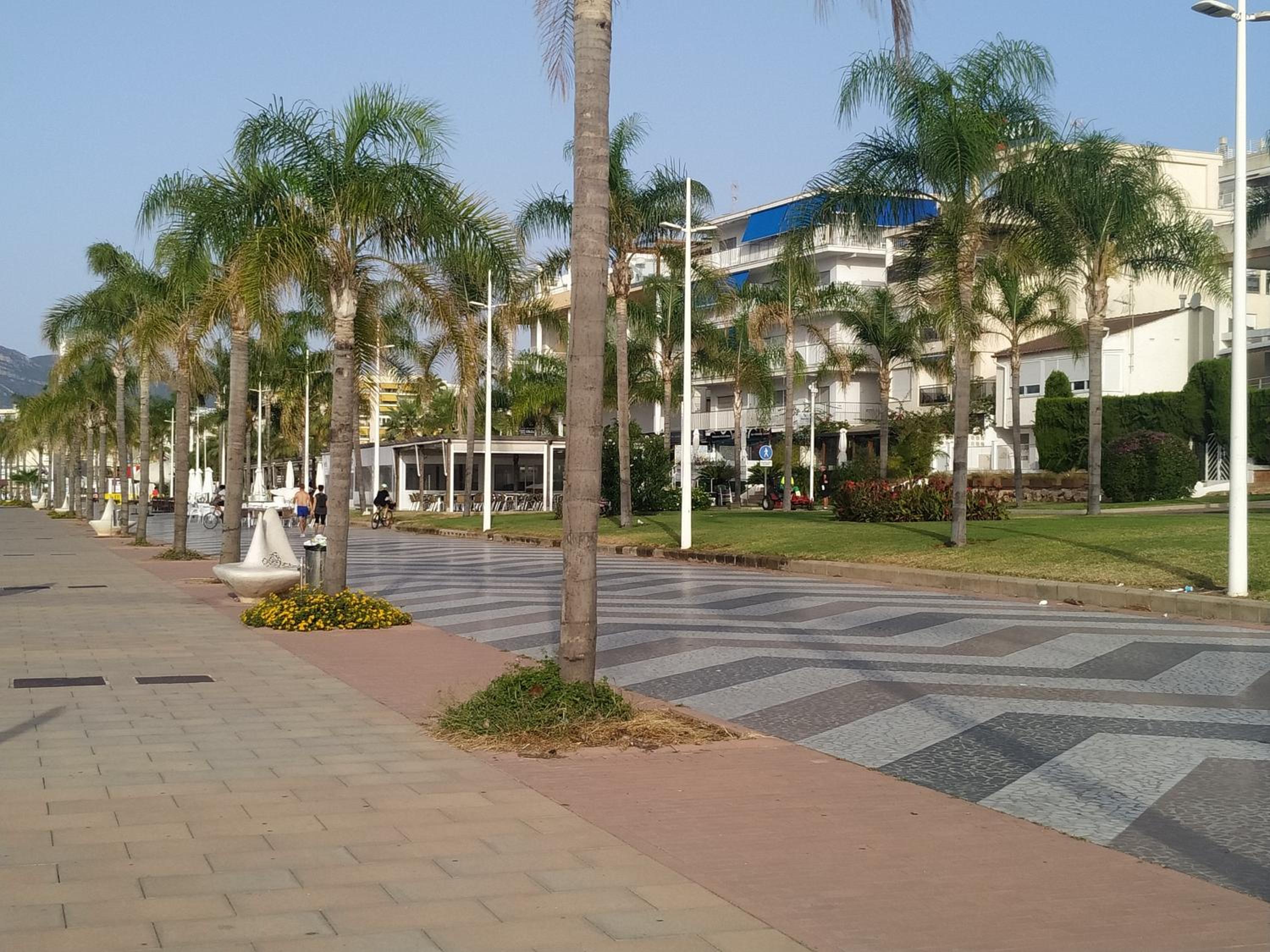 Apartamento en Playa de Gandia con piscina