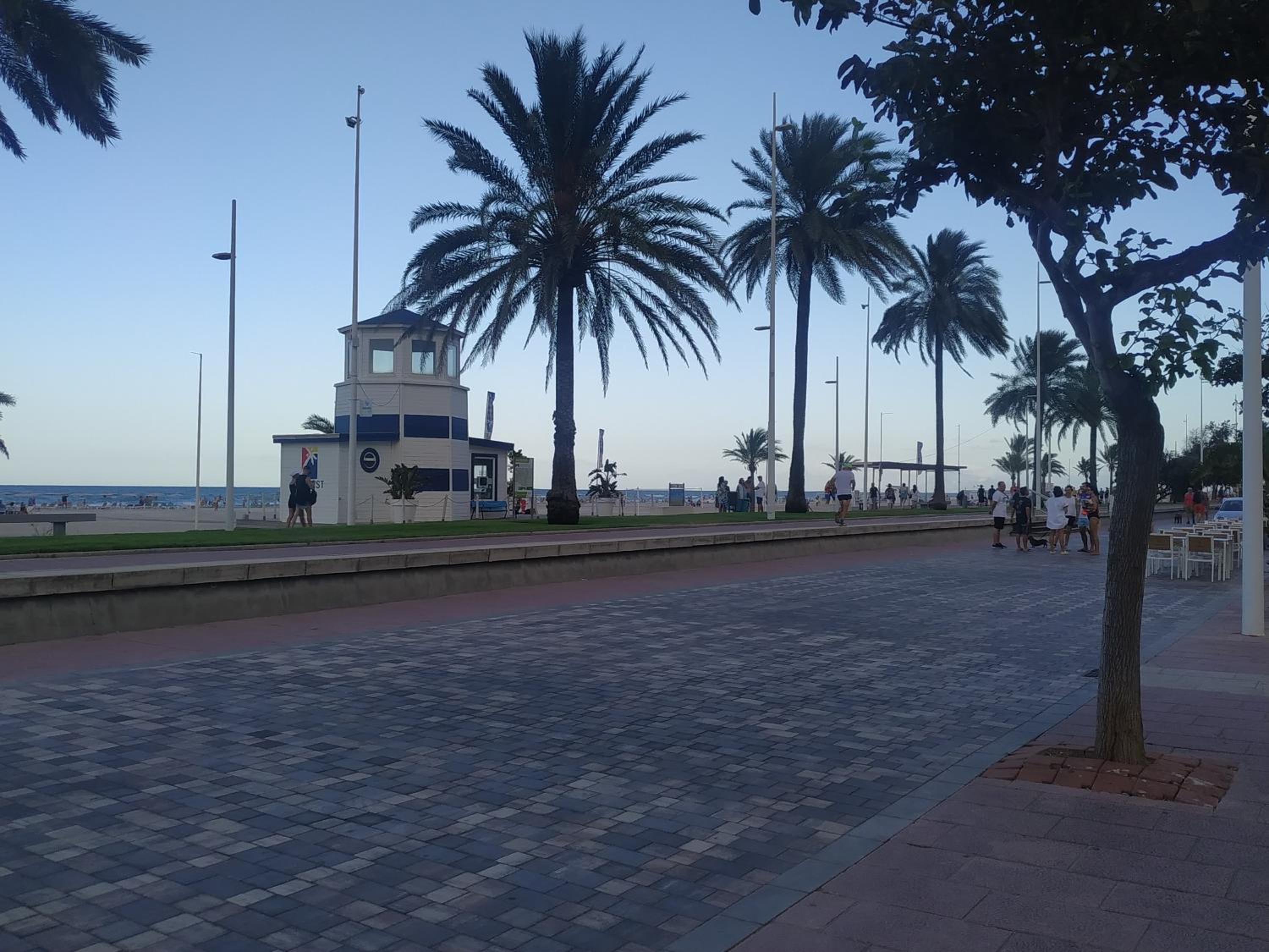 Apartamento en Playa de Gandia con piscina