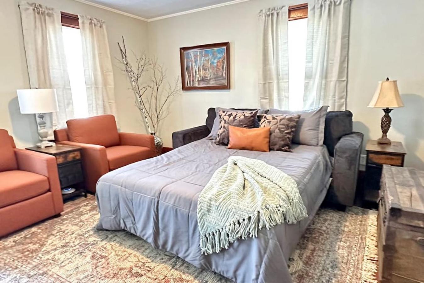 3 beds in Gorham direct trail access view 2
