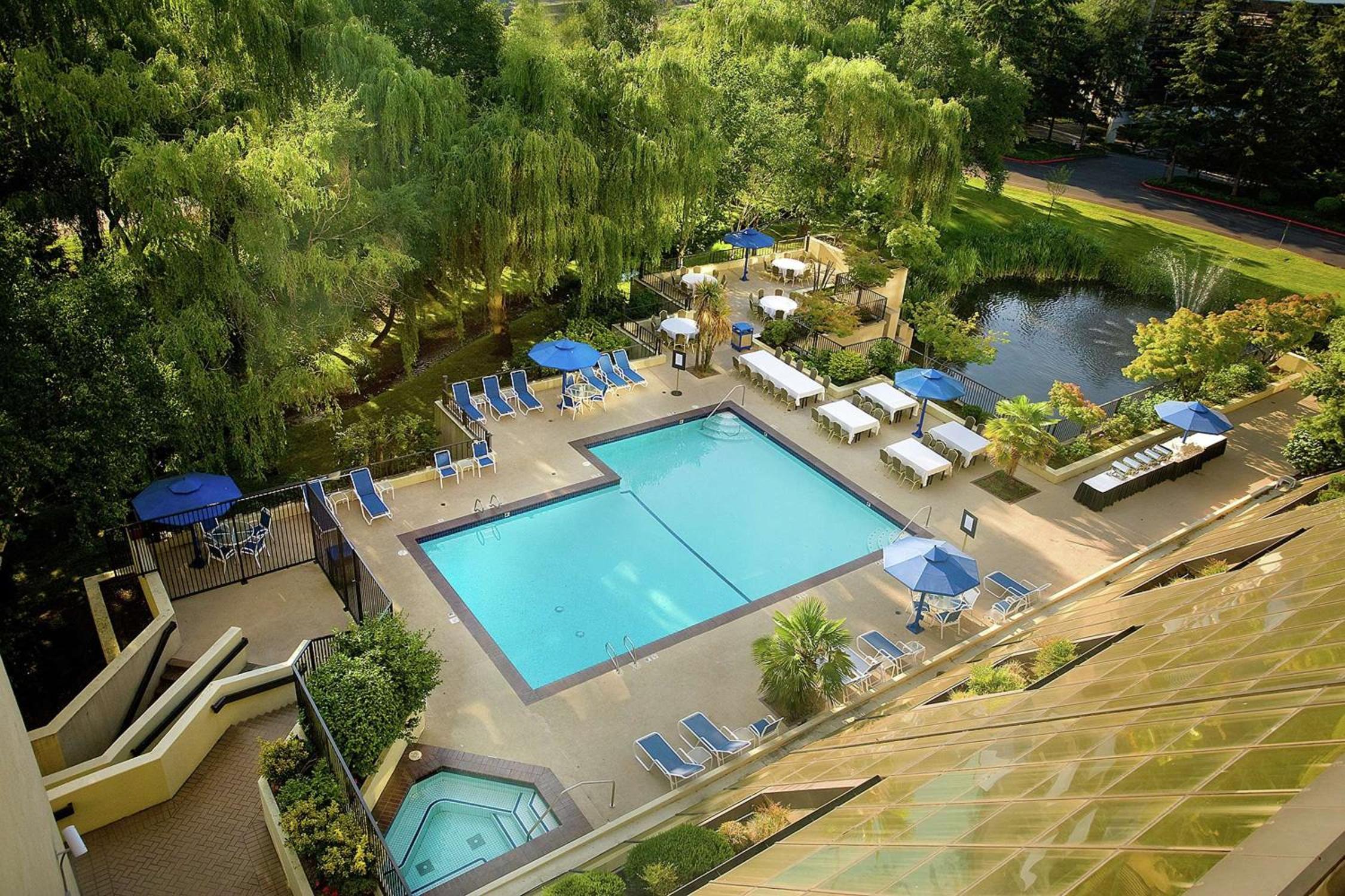 Seattle Vacations - Hilton Bellevue - Property Image 2