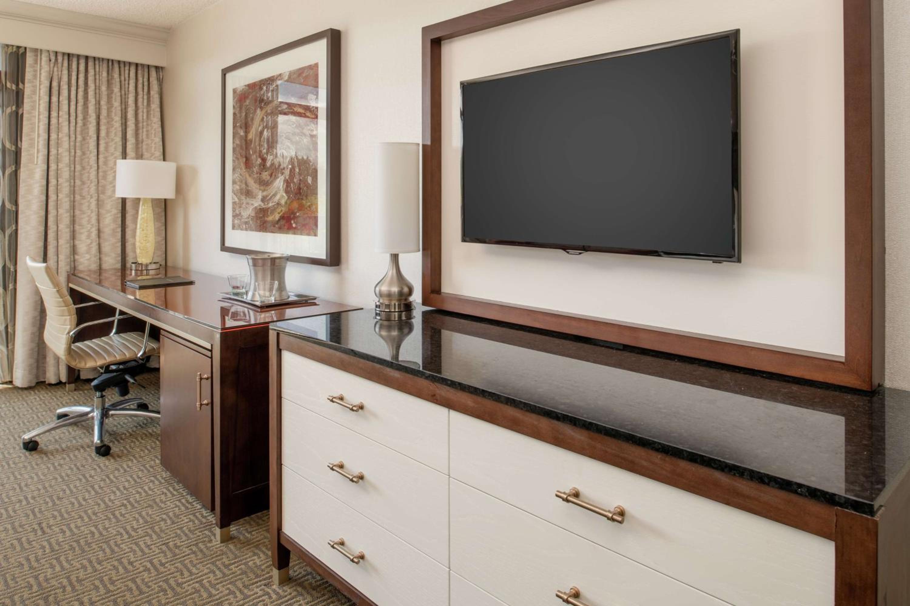 Hilton Bellevue - Property Image 5