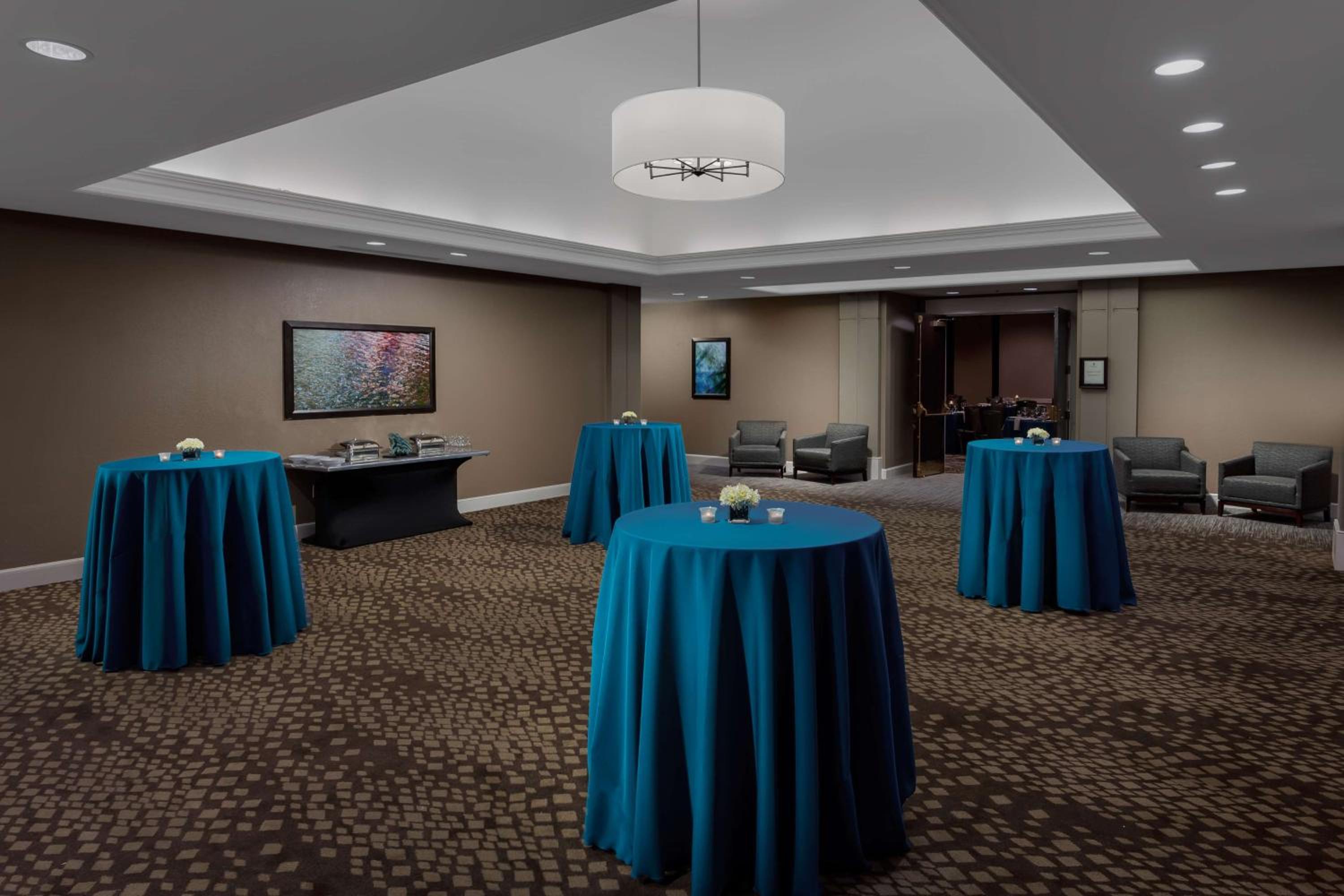 Embassy Suites by Hilton Orlando Lake Buena Vista Resort