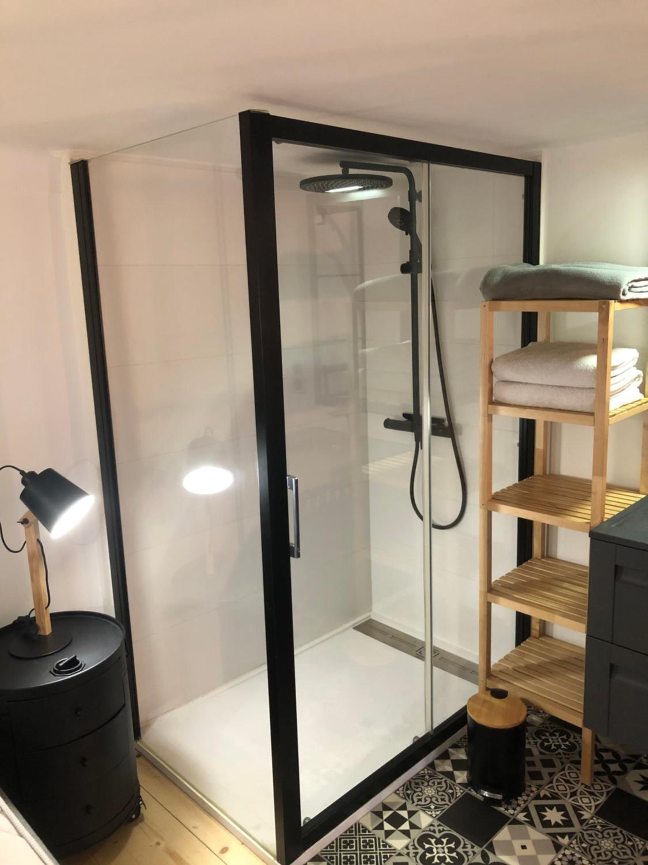 Cannes centre - Superb studio with mezzanine photo 4