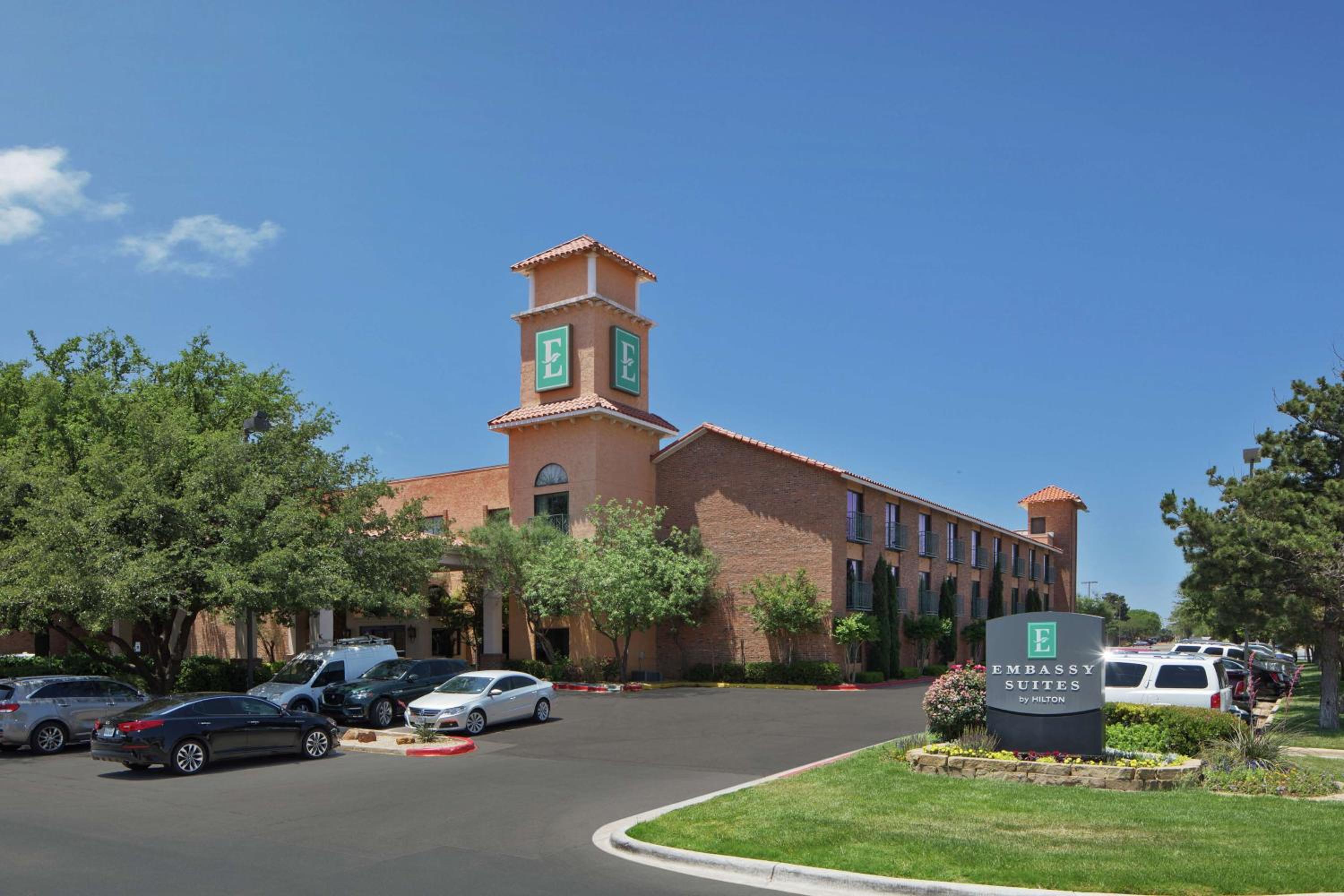 Hotel Embassy Suites Lubbock - Image 1