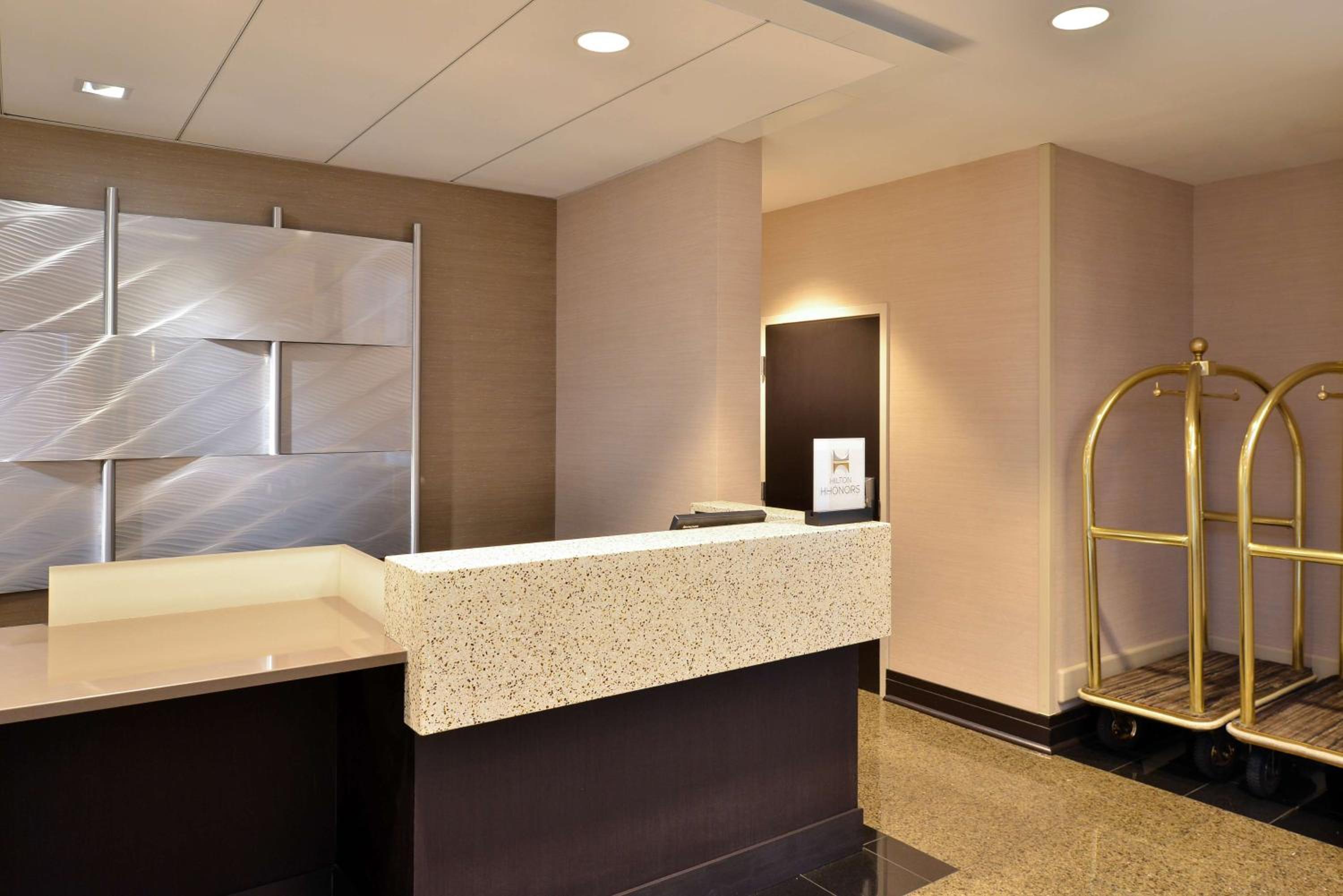 Washington DC Vacations - Hilton Springfield - Property Image 3