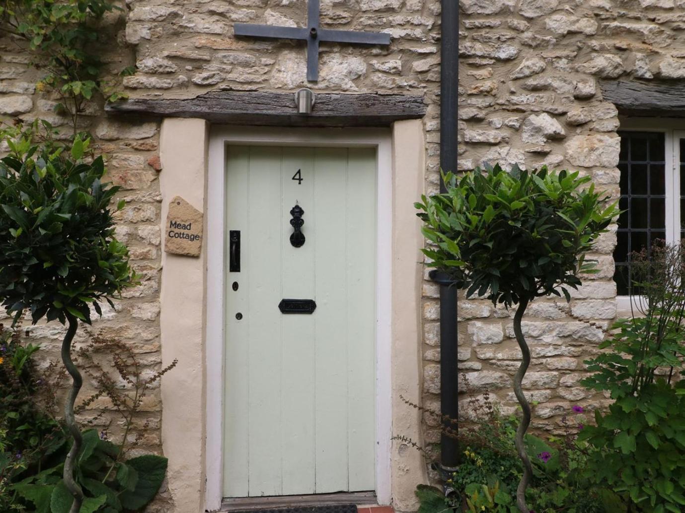 Castle Combe Cottage view 3