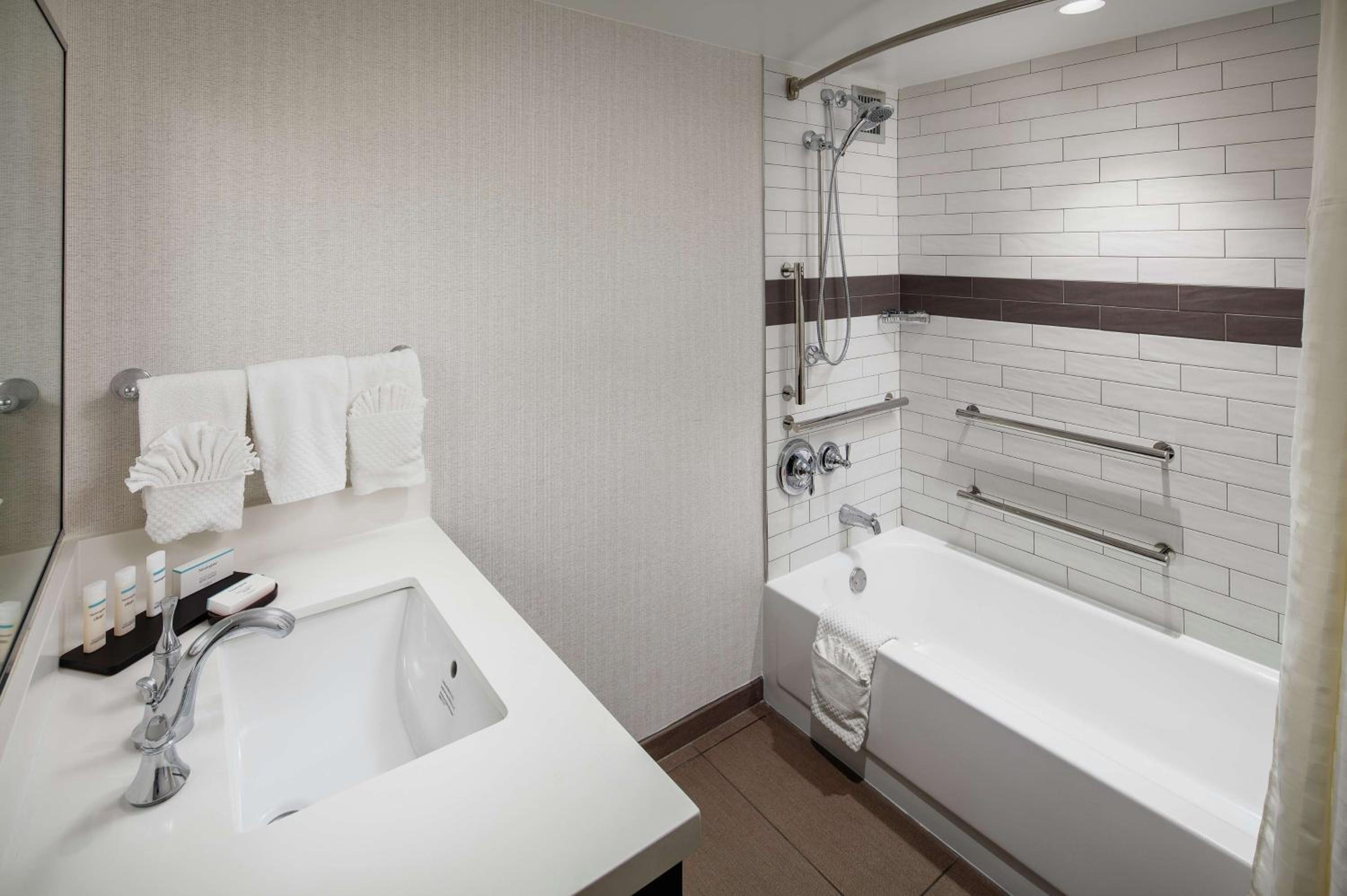 Embassy Suites Tysons Corner - Property Image 37