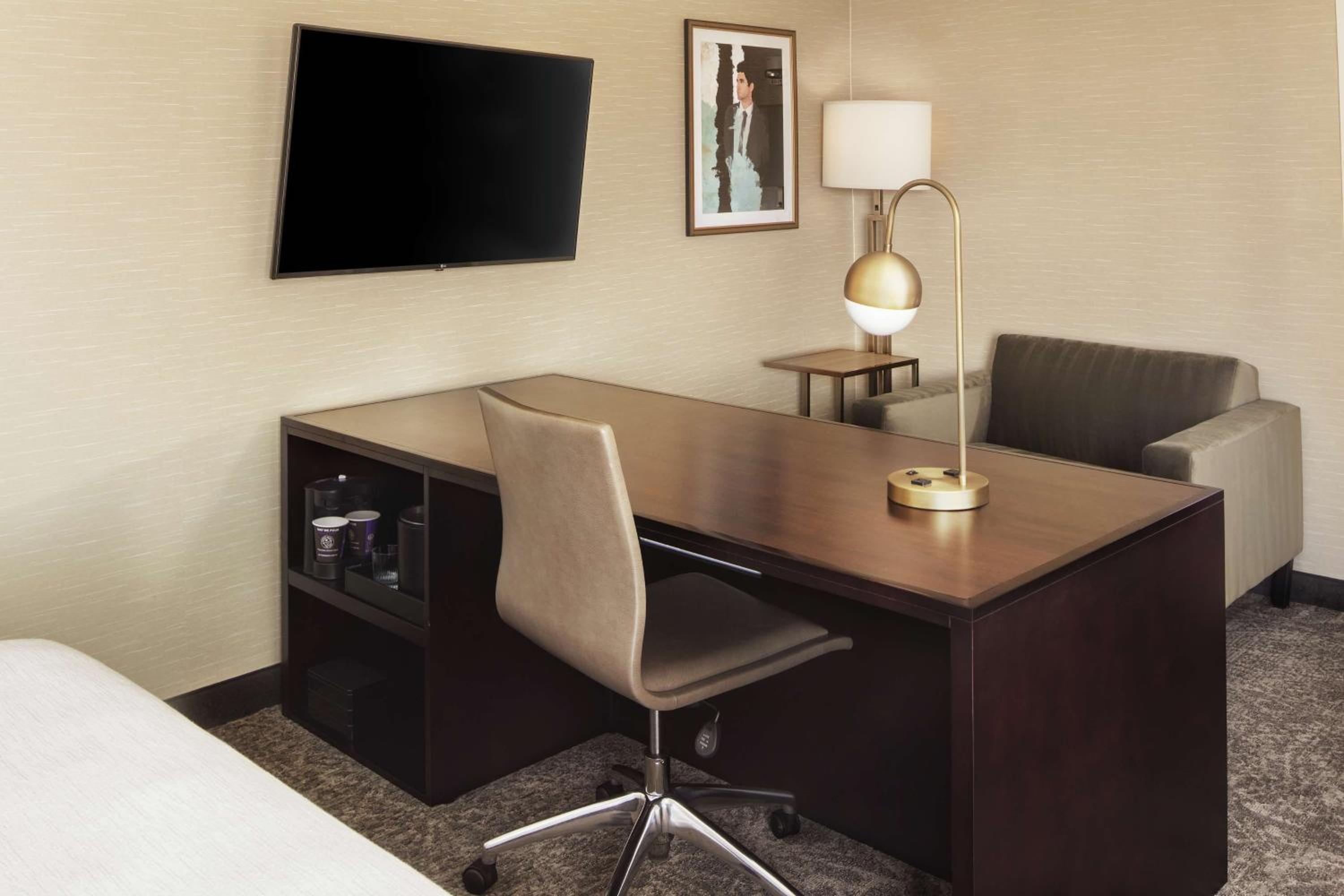 Embassy Suites Tysons Corner - Property Image 38