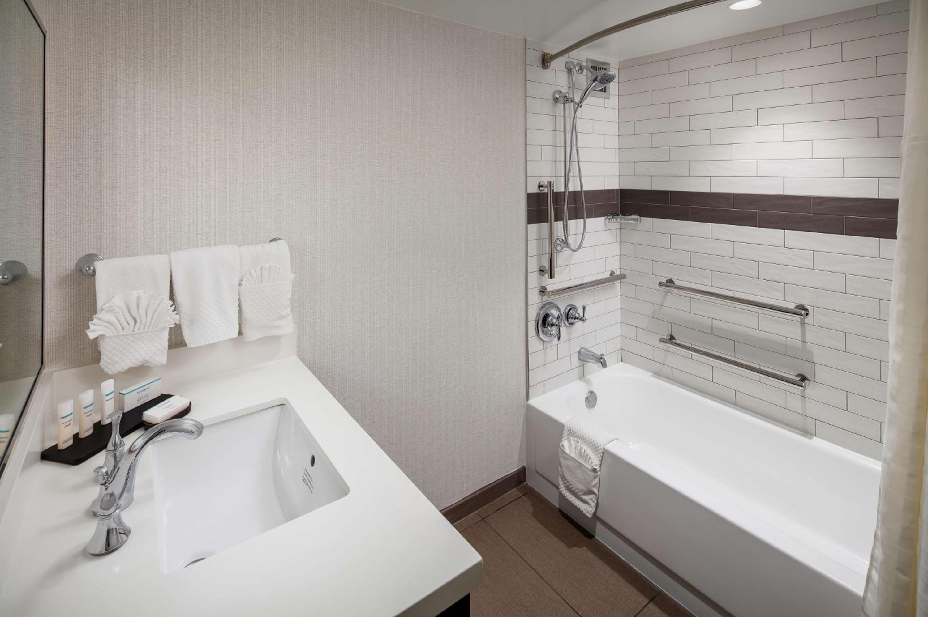 Embassy Suites Tysons Corner - Property Image 8