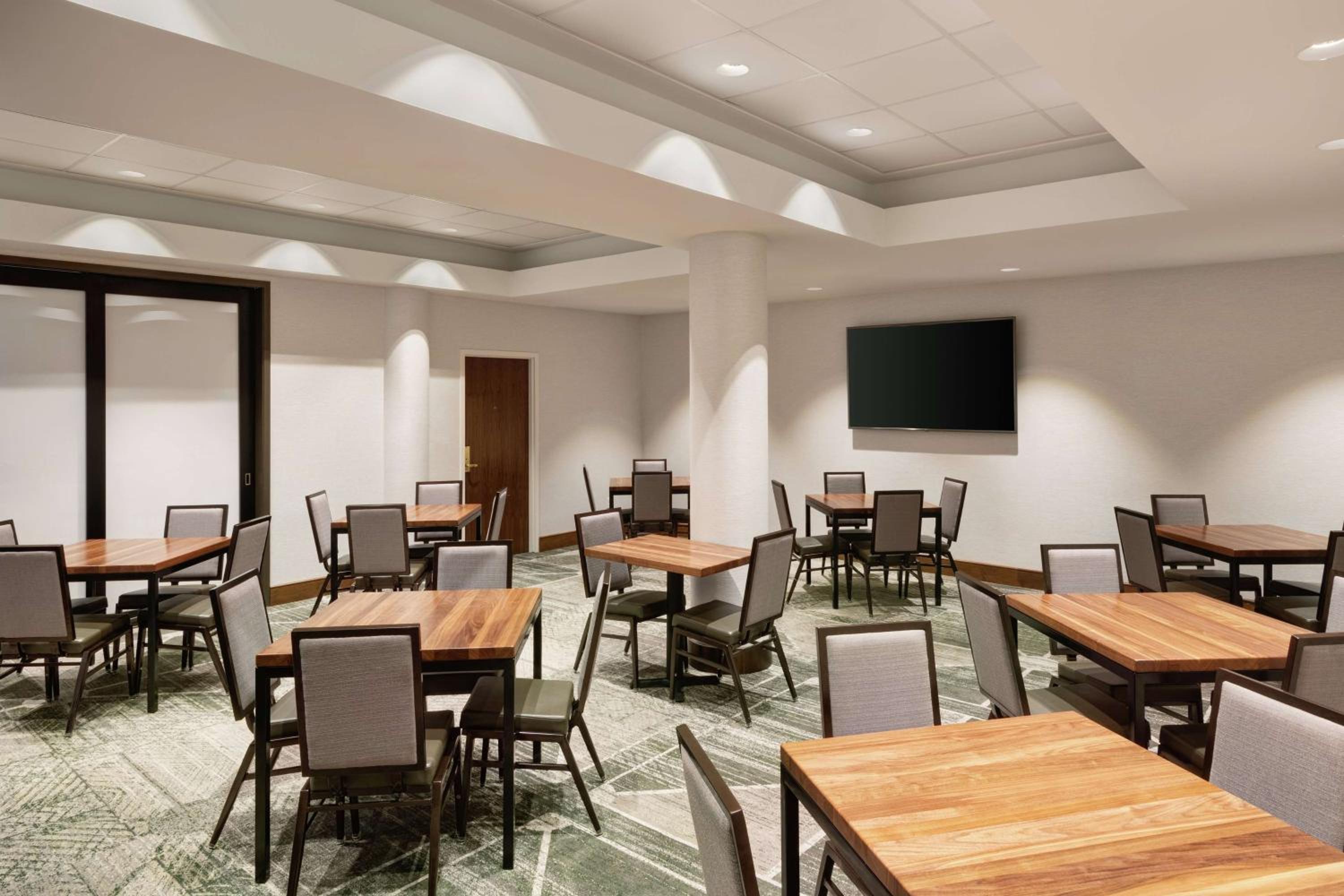 Embassy Suites Tysons Corner - Property Image 18