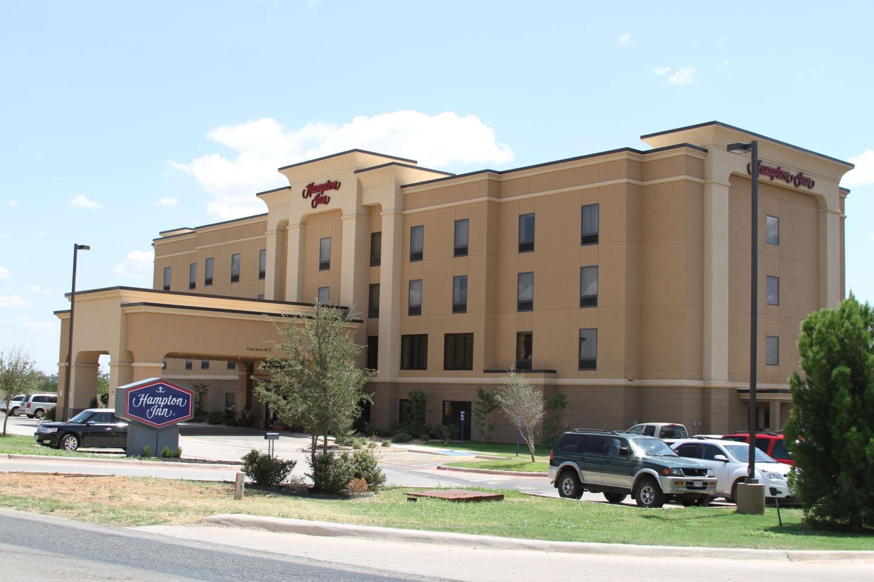 Sweetwater Vacations - Hampton Inn Sweetwater - Property Image 1