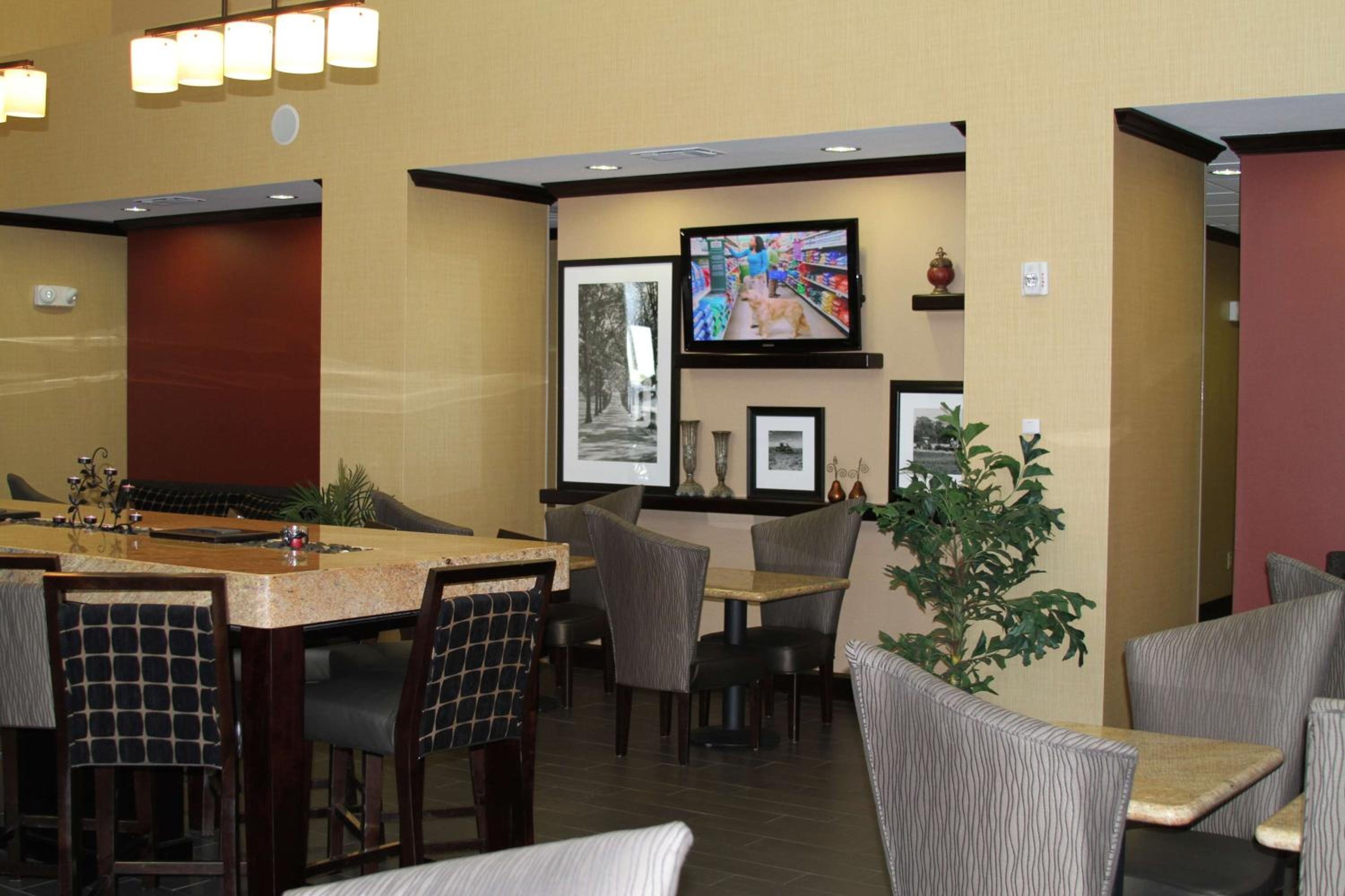 Sweetwater Vacations - Hampton Inn Sweetwater - Property Image 3