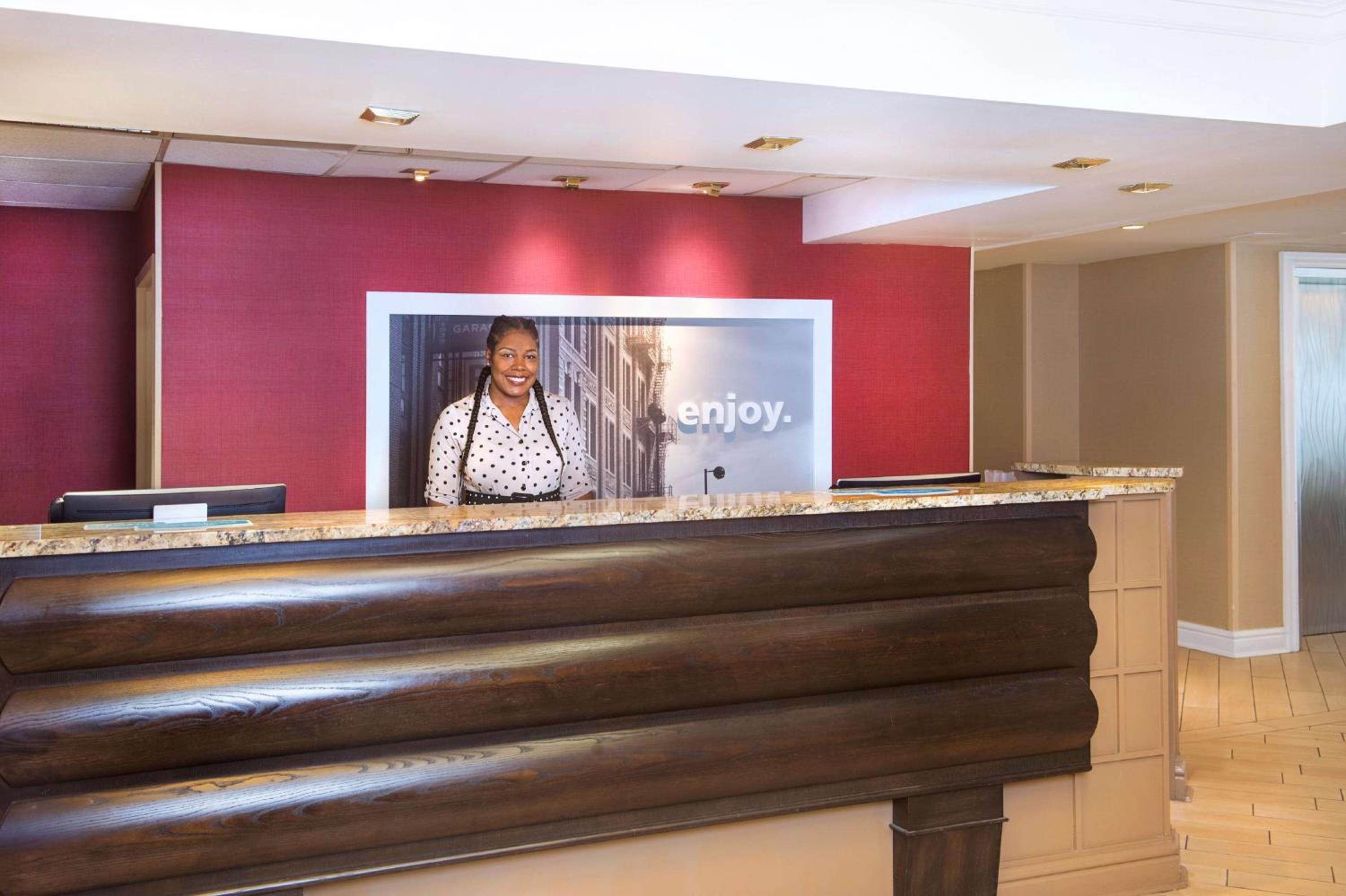 Annapolis Vacations - Hampton Inn  Suites Annapolis - Property Image 30