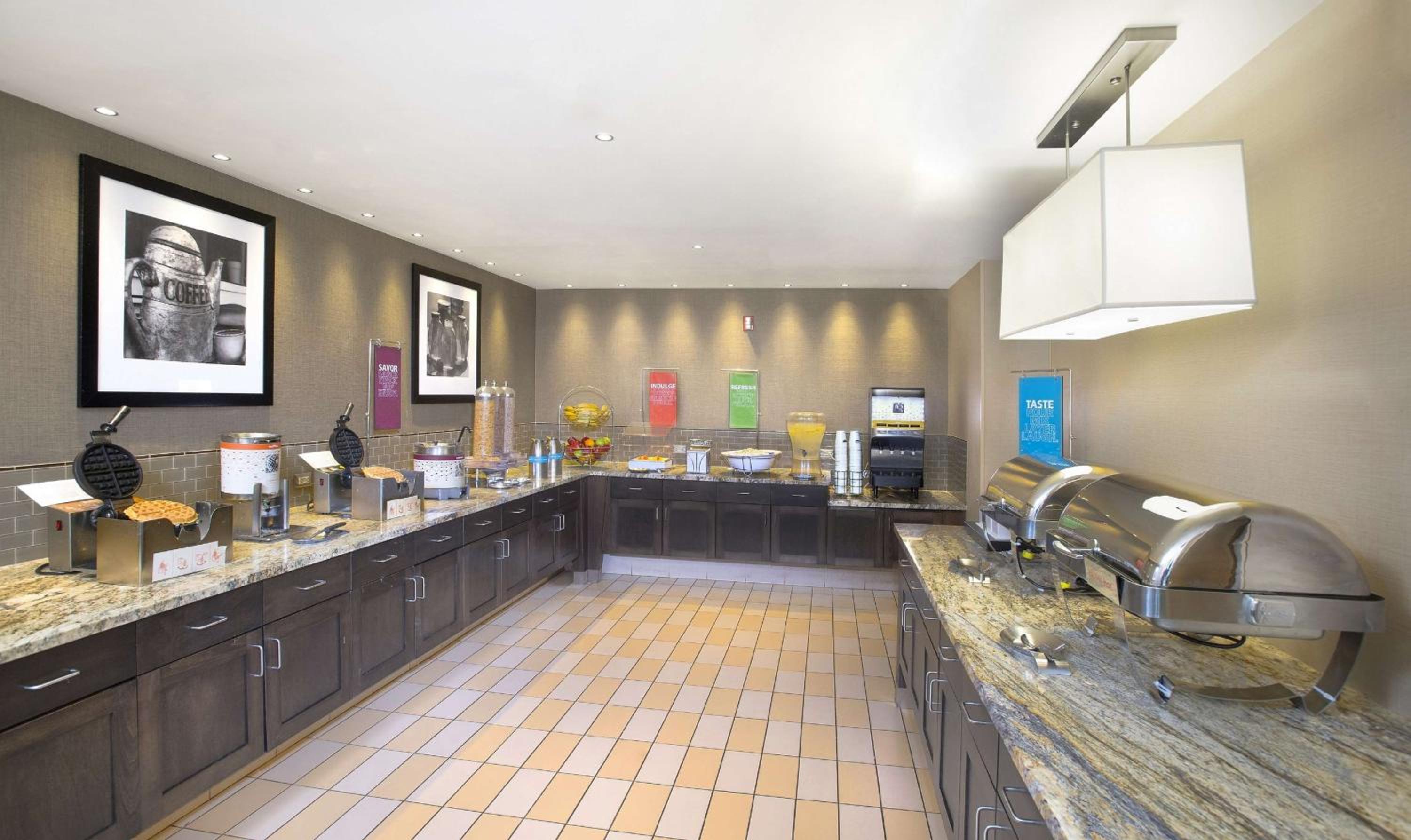 Annapolis Vacations - Hampton Inn  Suites Annapolis - Property Image 25