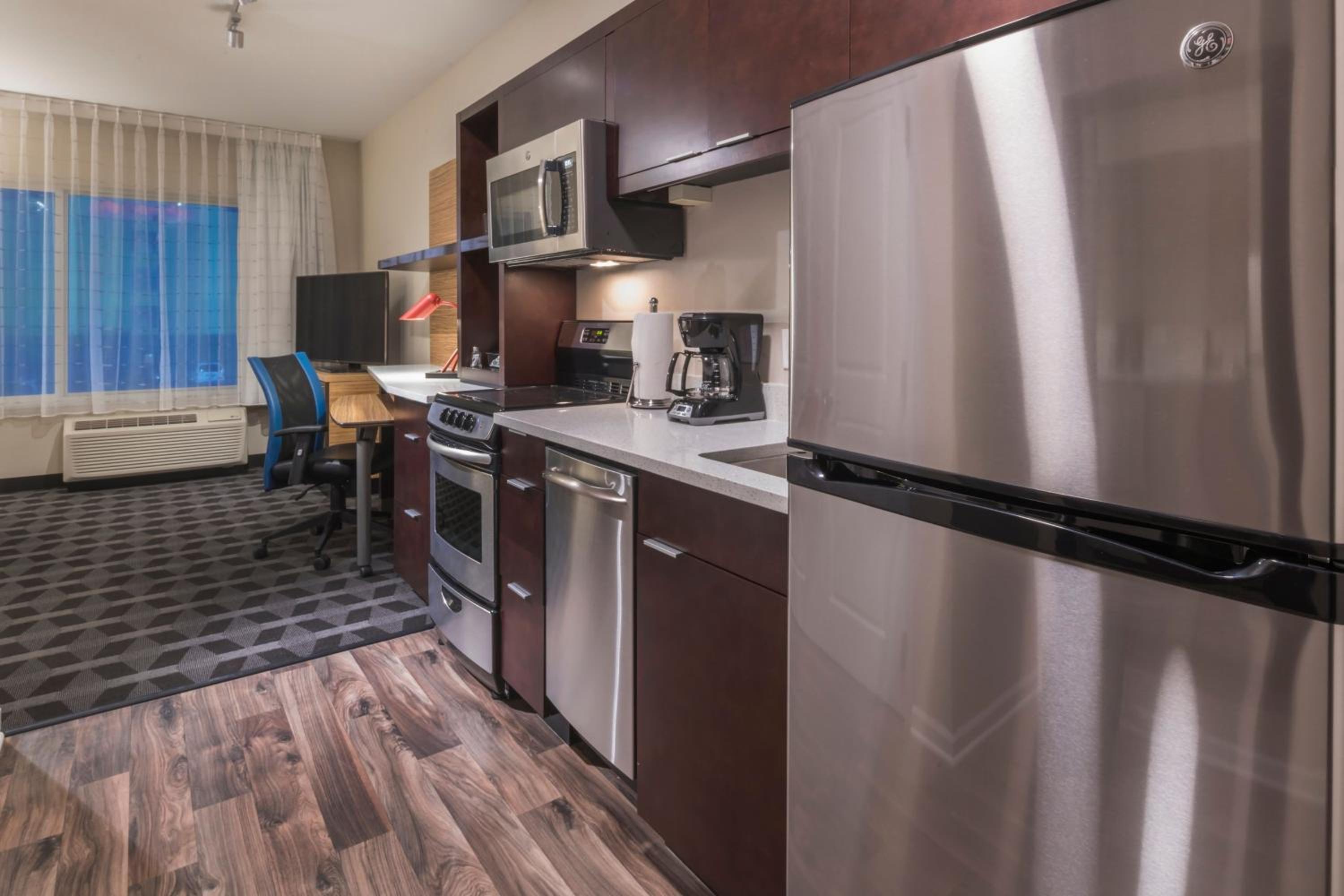 Hays Vacations - Towneplace Suites By Marriott Hays - Property Image 11