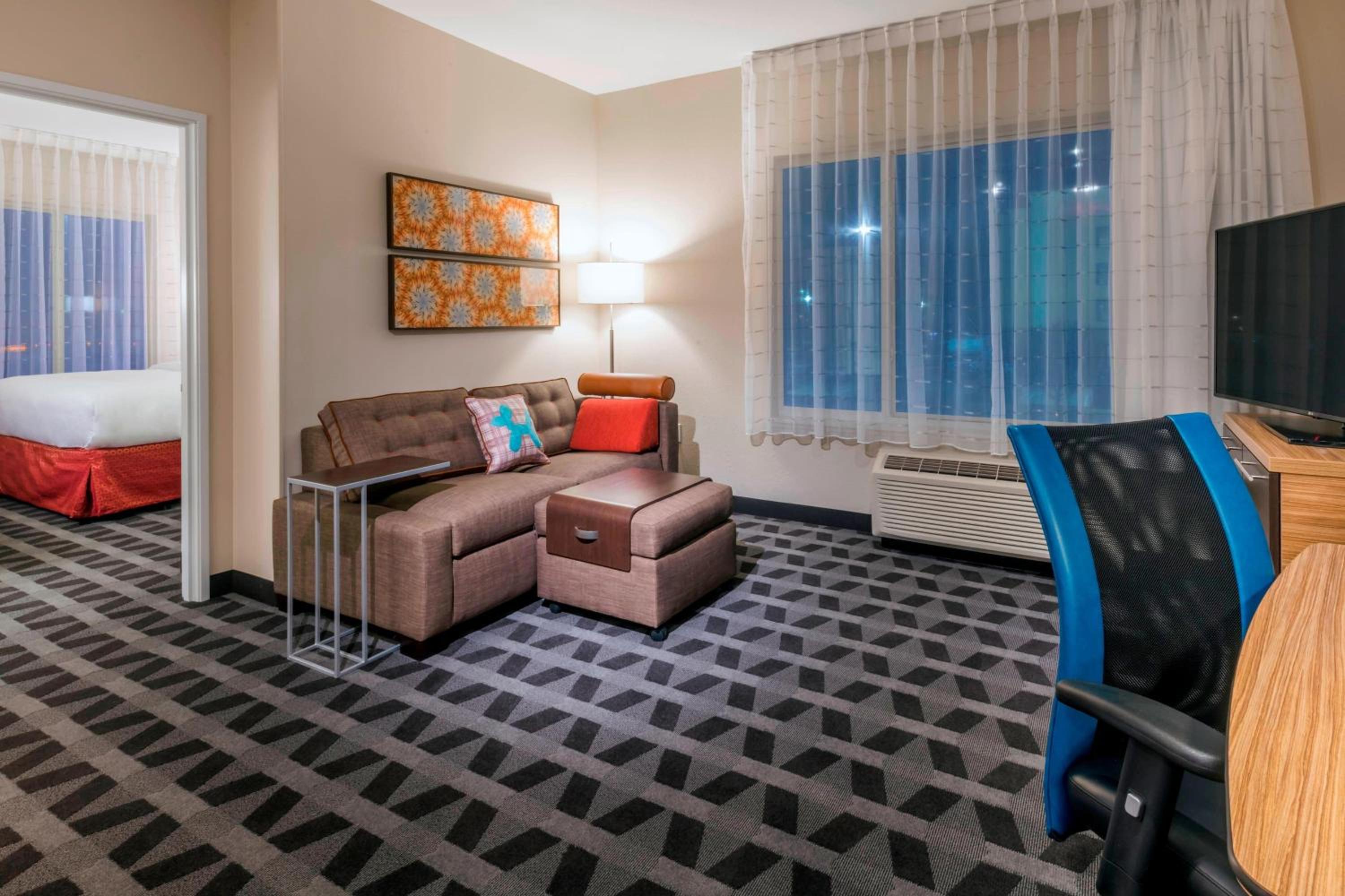 Hays Vacations - Towneplace Suites By Marriott Hays - Property Image 10