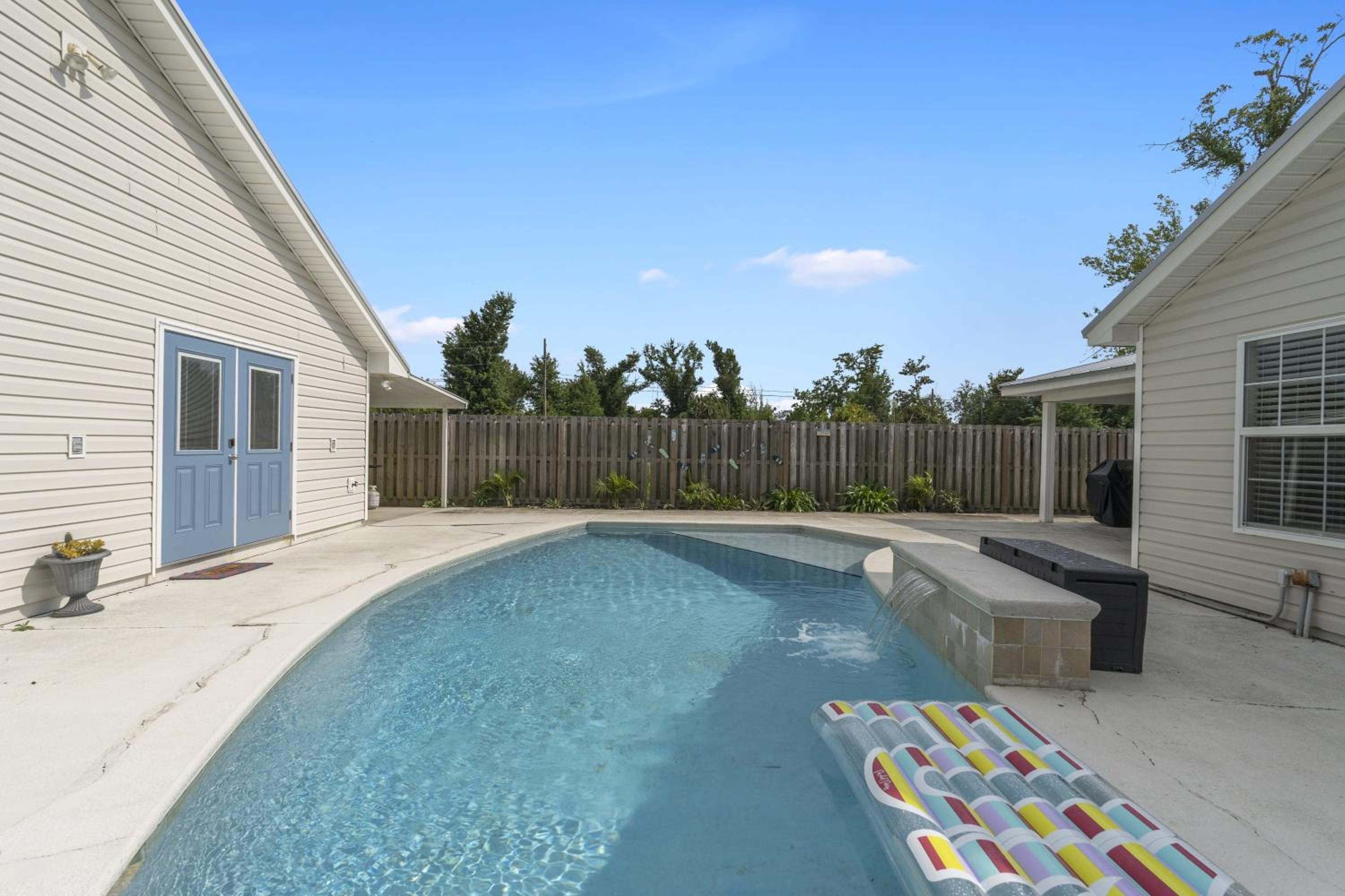 The Splash Pad Sleeps 13 w Pool Patio and Garage view 5