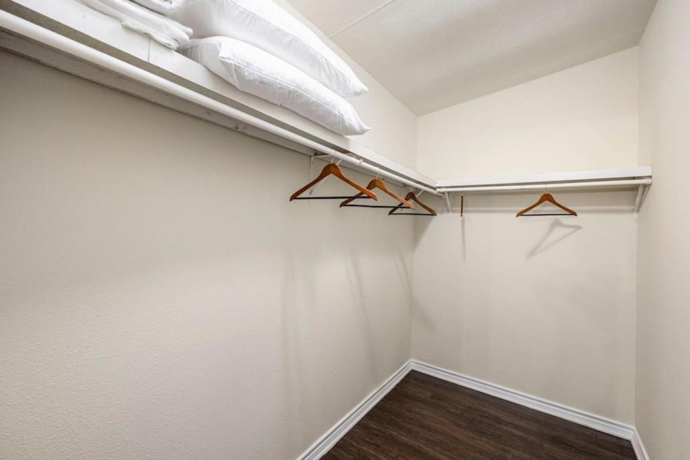 Accessible 3BR Home Sleeps 12, Pet-Friendly, Near Lake Conroe view 5