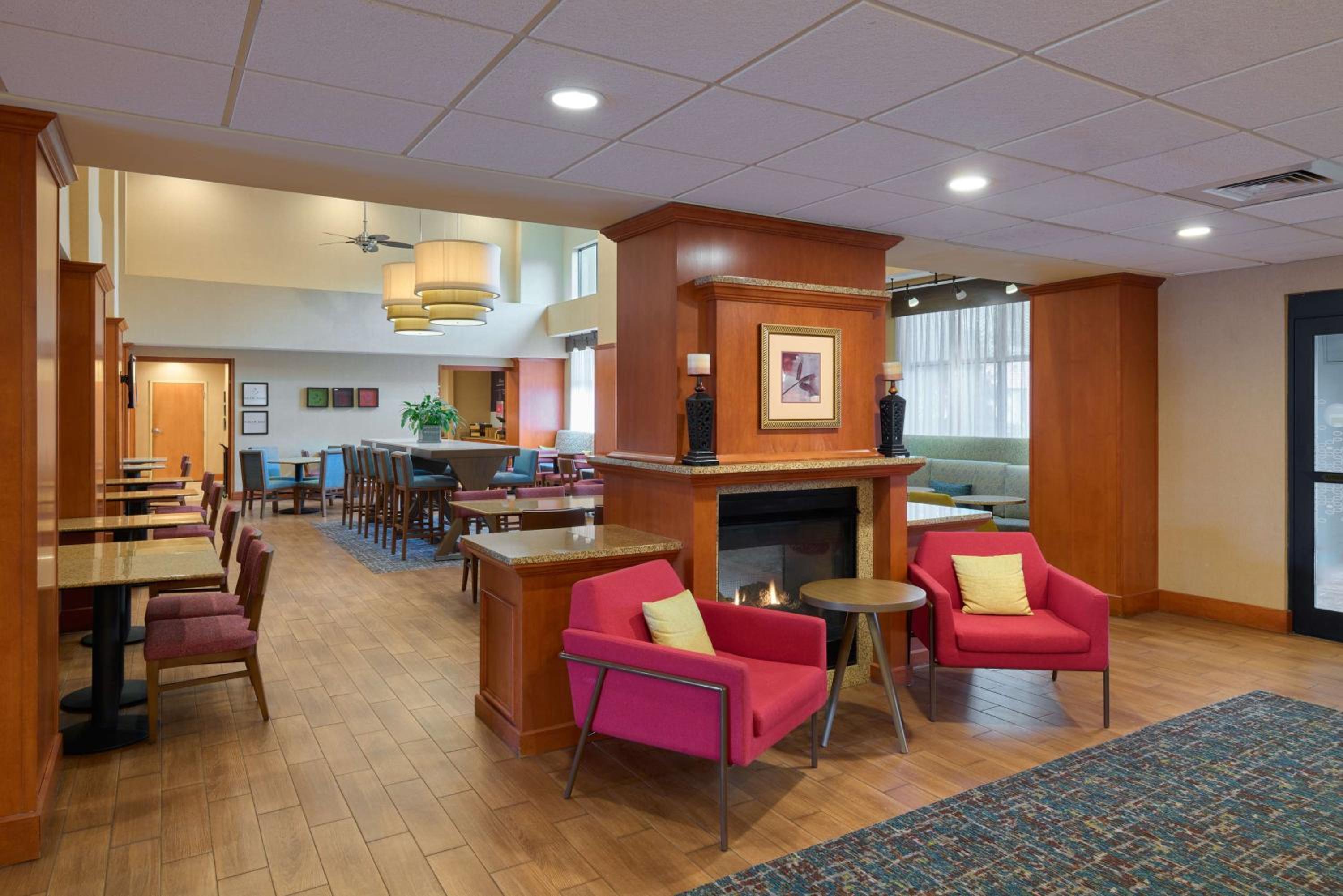 Smithfield Vacations - Hampton Inn Suites Providence / Smithfield - Property Image 24