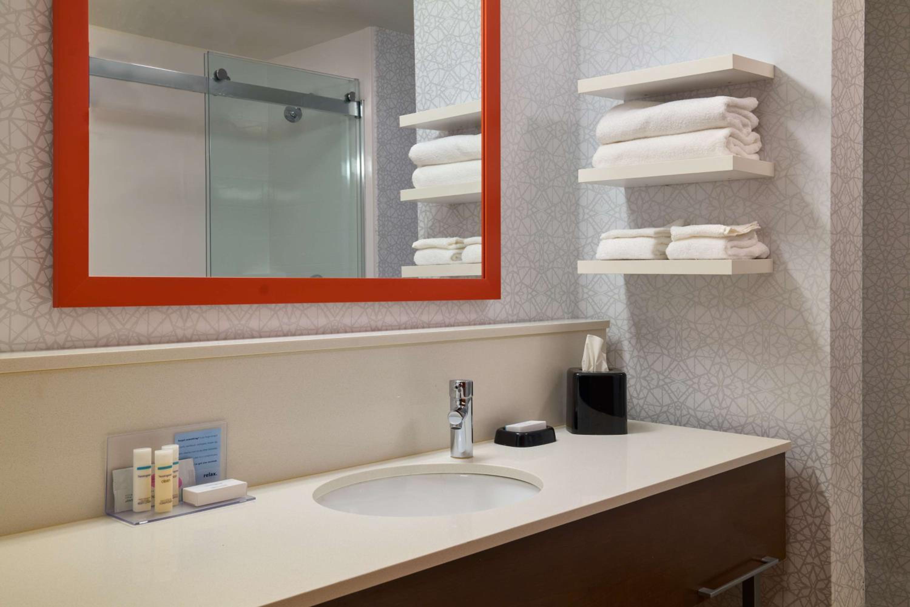 Smithfield Vacations - Hampton Inn Suites Providence / Smithfield - Property Image 16