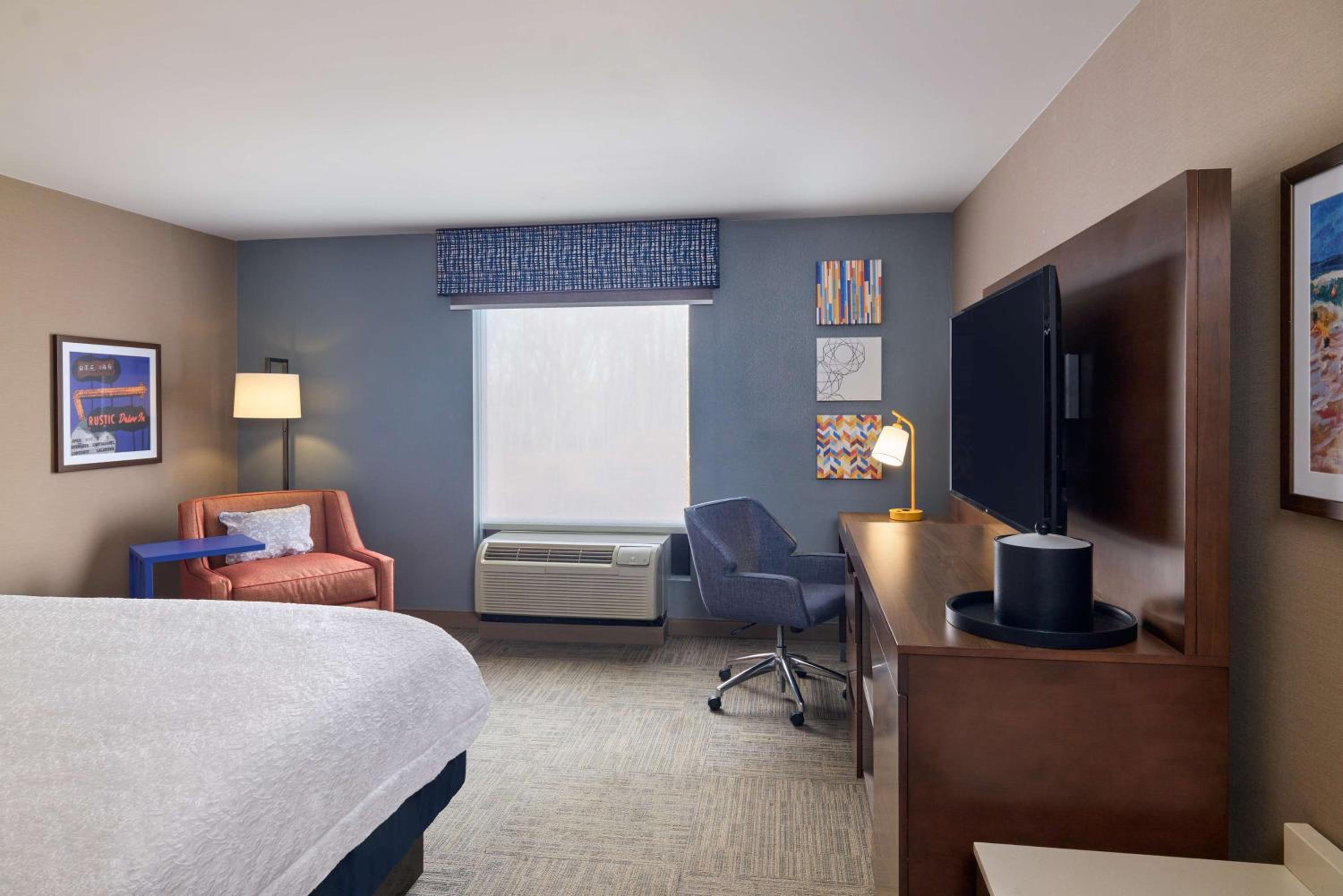 Smithfield Vacations - Hampton Inn Suites Providence / Smithfield - Property Image 18