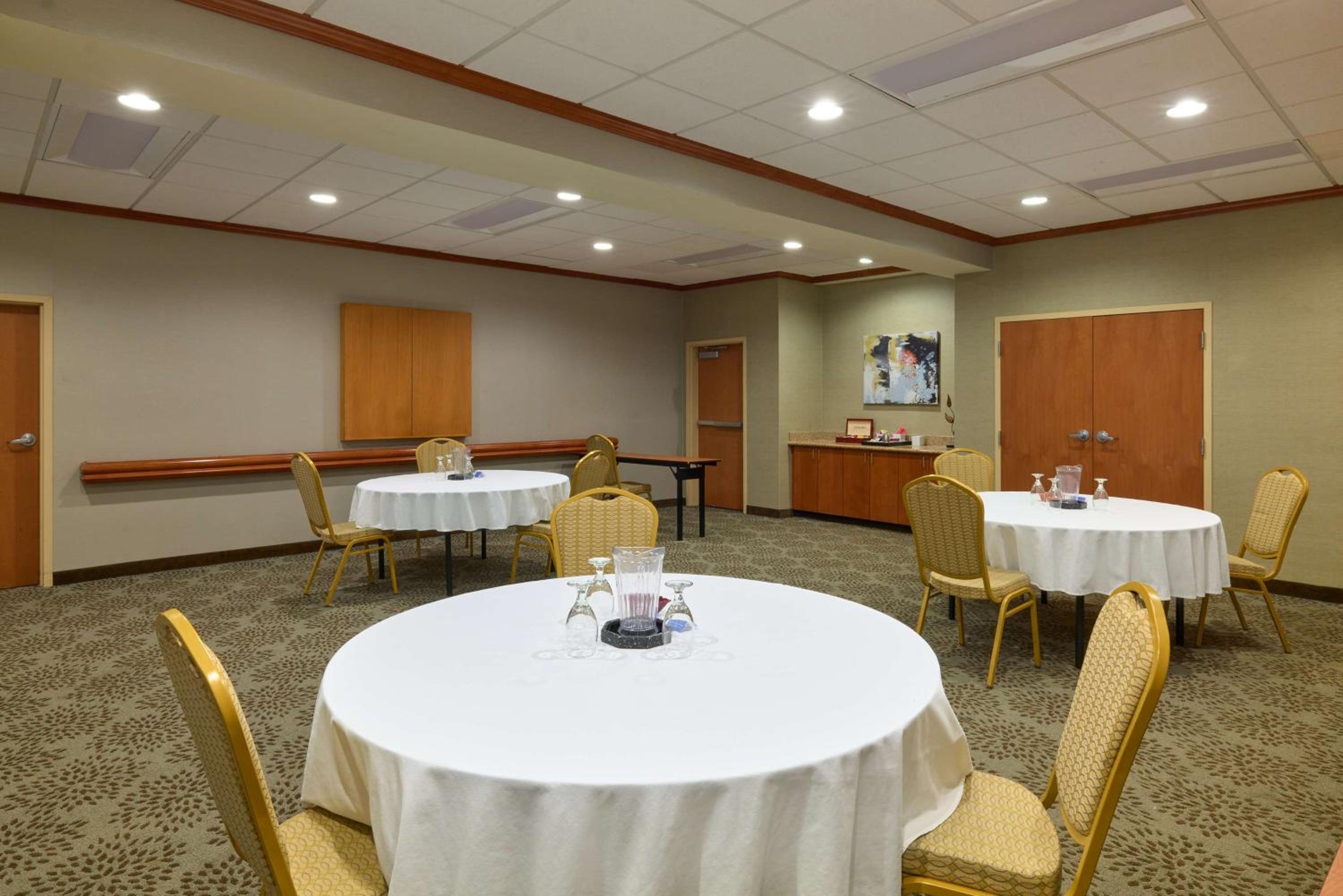 Smithfield Vacations - Hampton Inn Suites Providence / Smithfield - Property Image 35